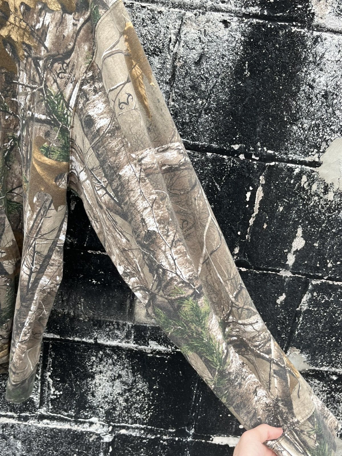 Carhartt Realtree camo boxy fit blank hoodie skater streetwear hype Size US XL / EU 56 / 4 - 6 Thumbnail