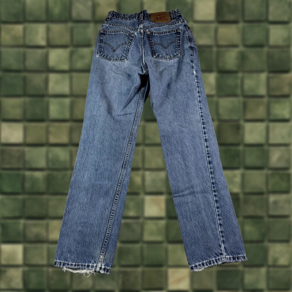 Levi's VINTAGE Levi's 512 Jeans Women Slim Fit Straight Leg Size 5 JR Distressed 5-Pocket Denim Blue Size 27" / US 4 / IT 40 - 1 Thumbnail
