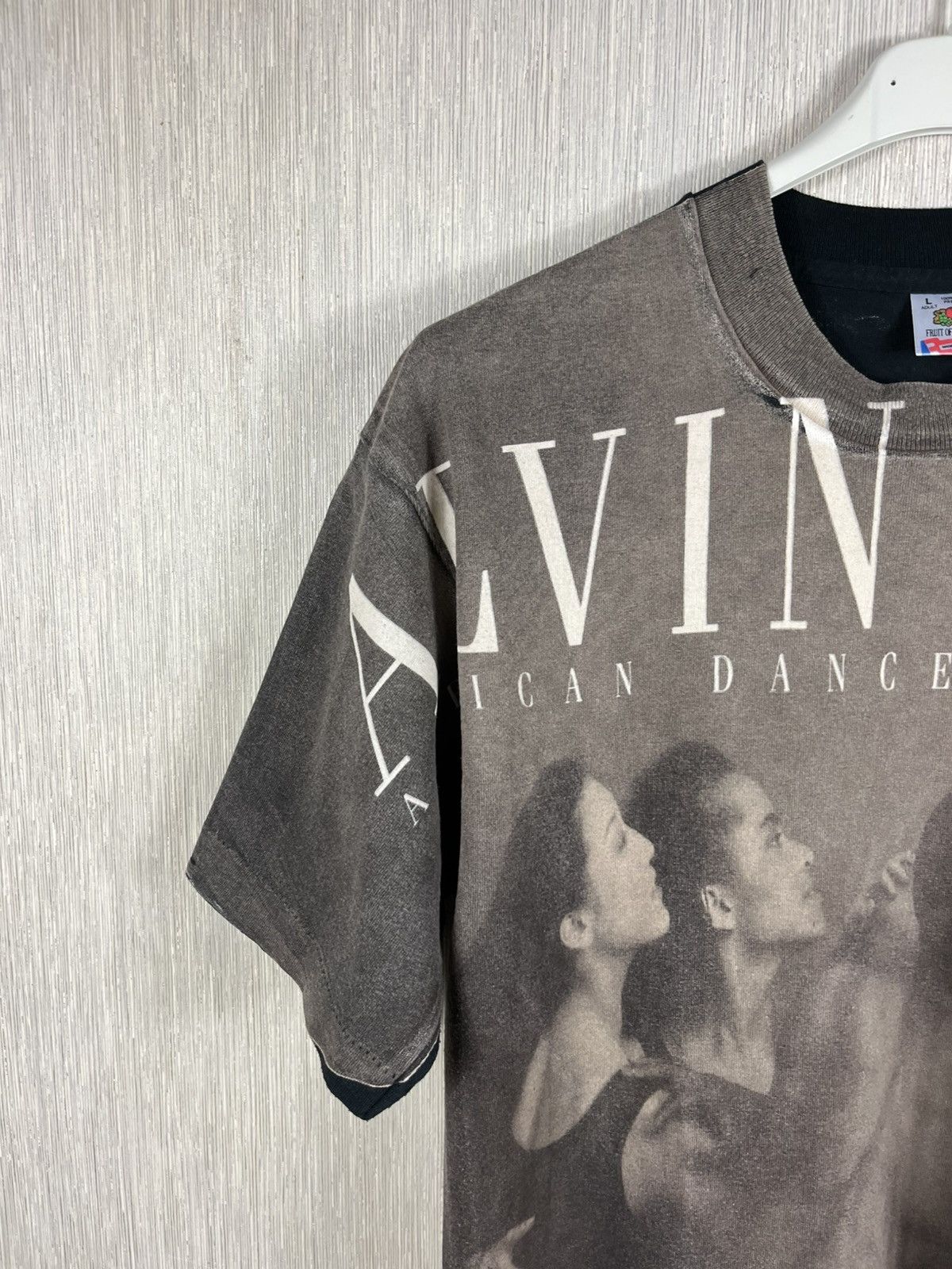 Vintage Vintage 90s Alvin Ailey x Annie Liebovitz full print t-shirt Size US L / EU 52-54 / 3 - 5 Thumbnail