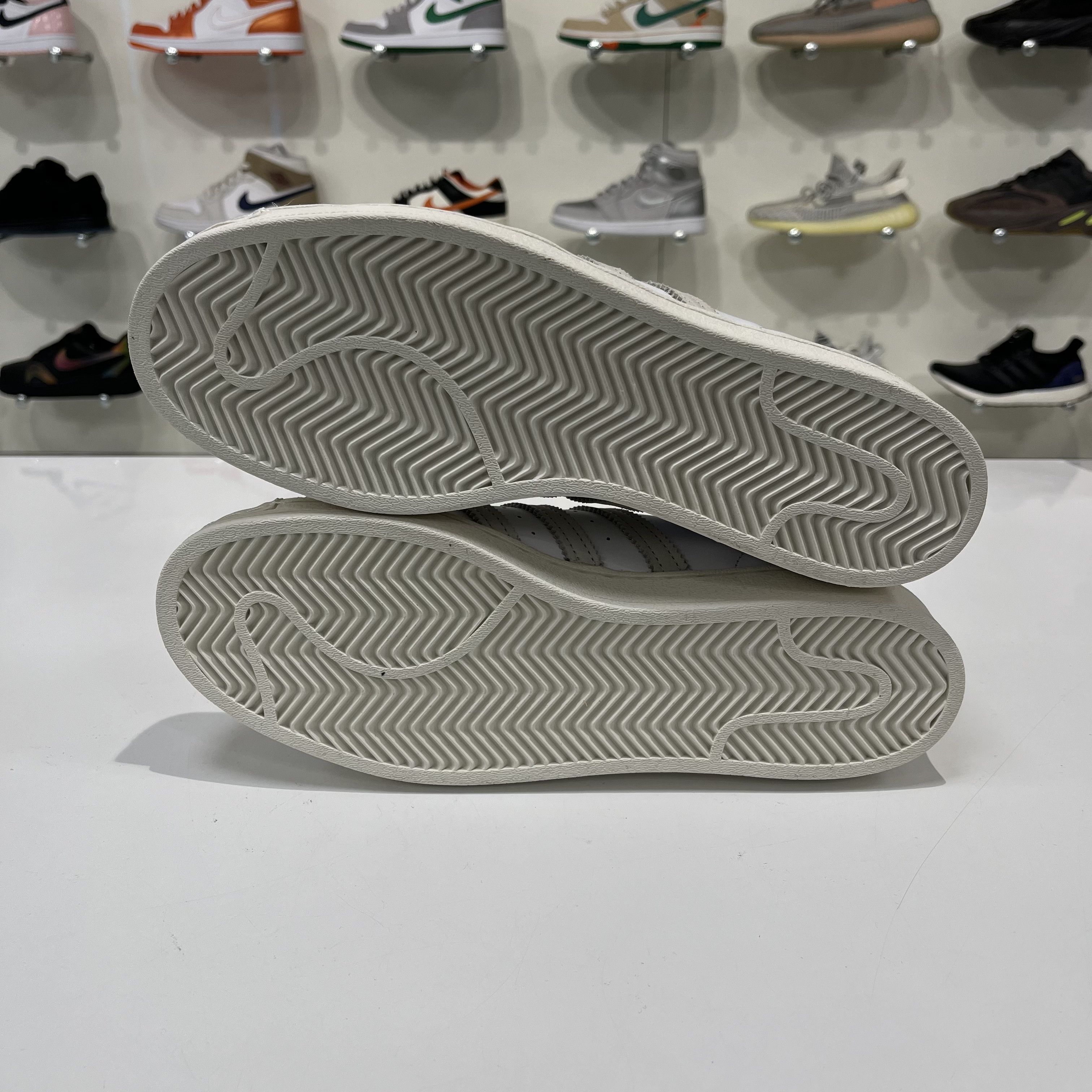 Adidas Adidas Superstar White/Black Size US 9 / EU 42 - 6 Thumbnail