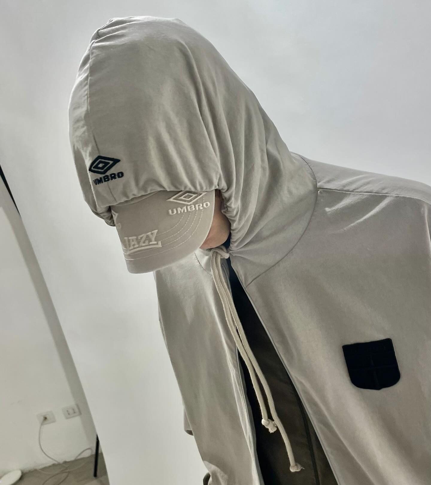 Slam Jam × Umbro Beige Crest Logo Oversized Zip Hoodie Size US XL / EU 56 / 4 - 10 Thumbnail