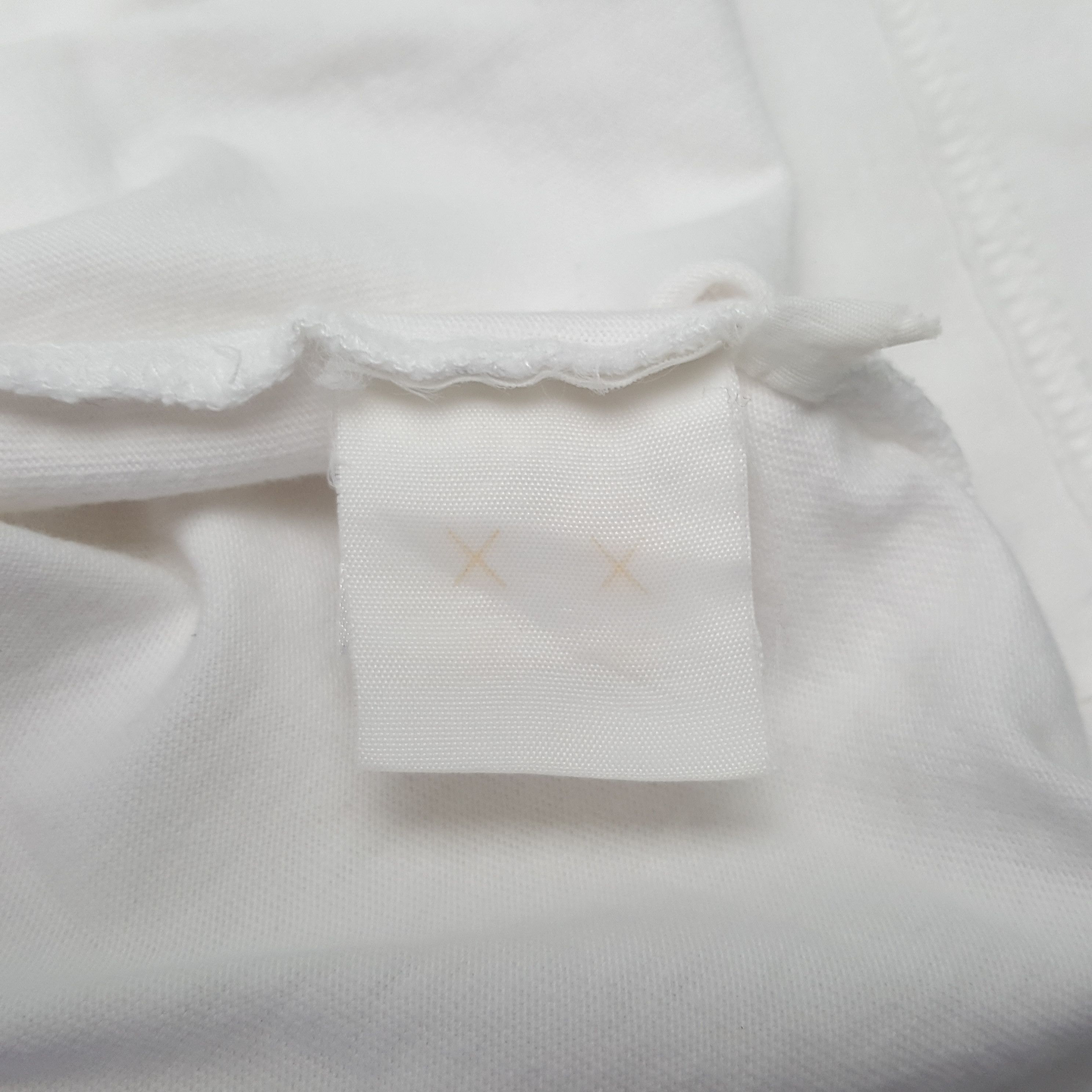 Yves Saint Laurent Vintage Yves Saint Laurent Italian Fashion T-Shirt C301N6 Size US M / EU 48-50 / 2 - 6 Thumbnail