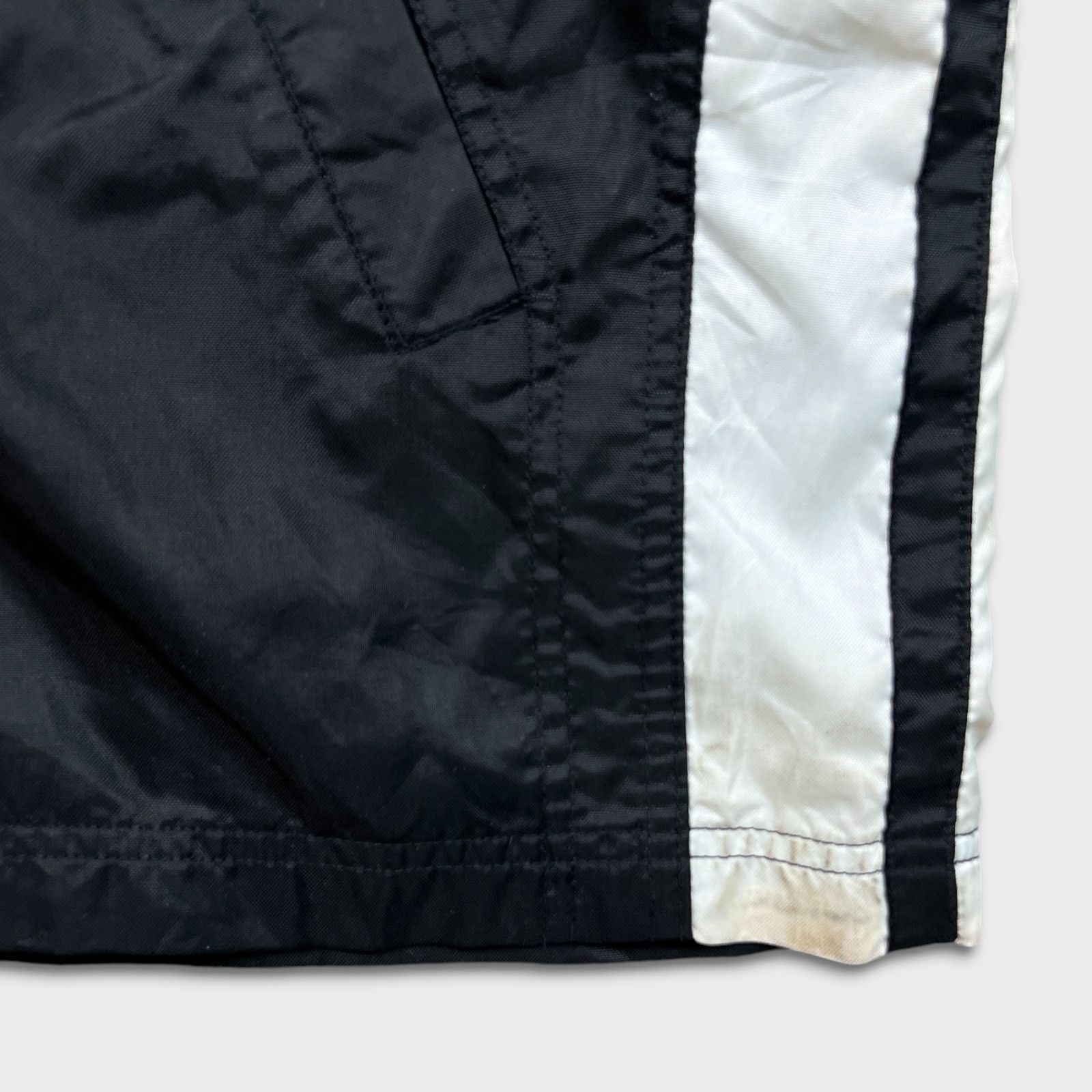 Nike × Vintage Vintage 90s Nike Jacket Large Sportswear Swoosh Windbreaker Size US L / EU 52-54 / 3 - 5 Thumbnail