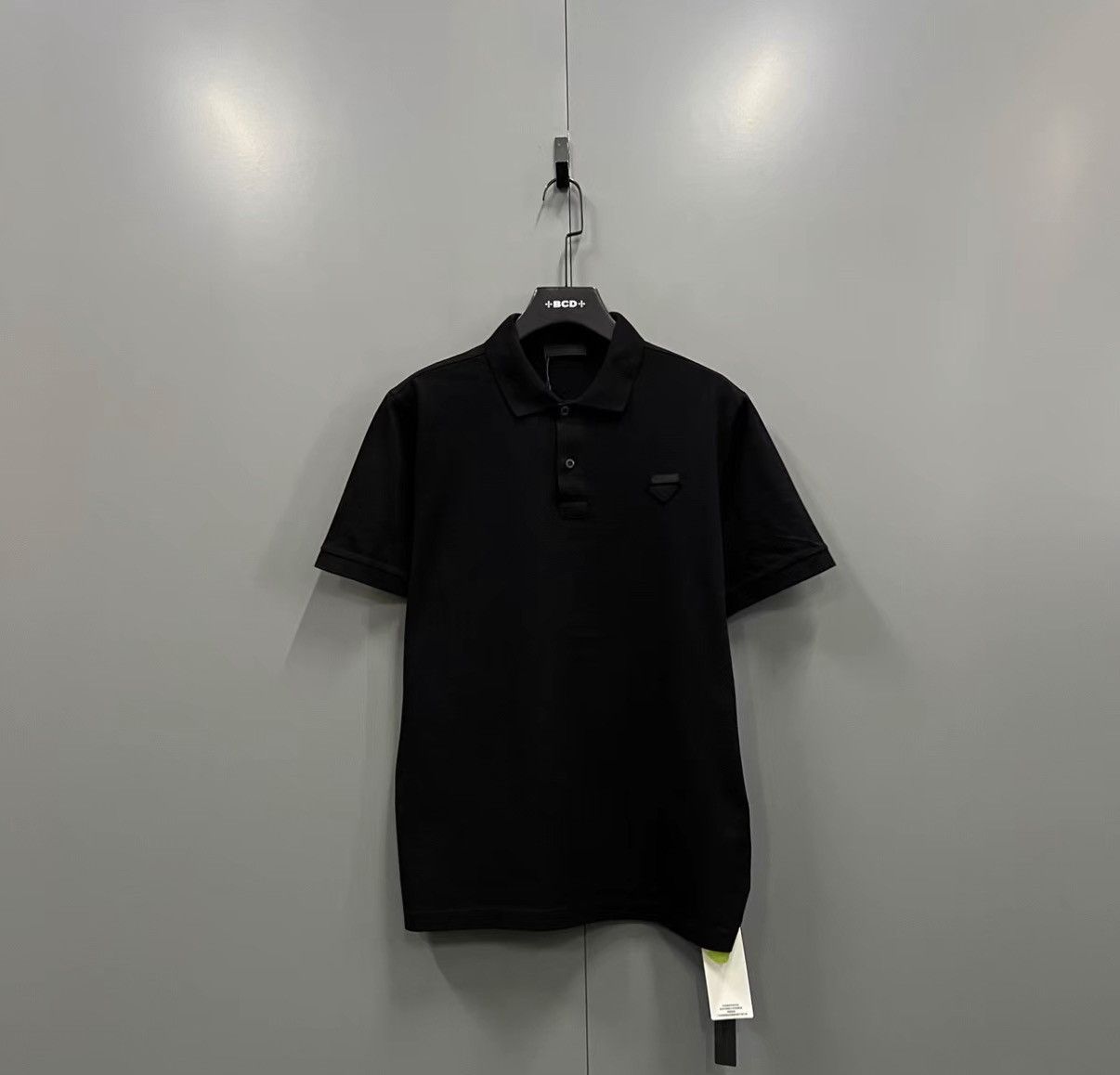 Prada Prada Black Patch Triangle Logo Short Sleeve Polo Shirt J41 Size US L / EU 52-54 / 3 - 1 Thumbnail