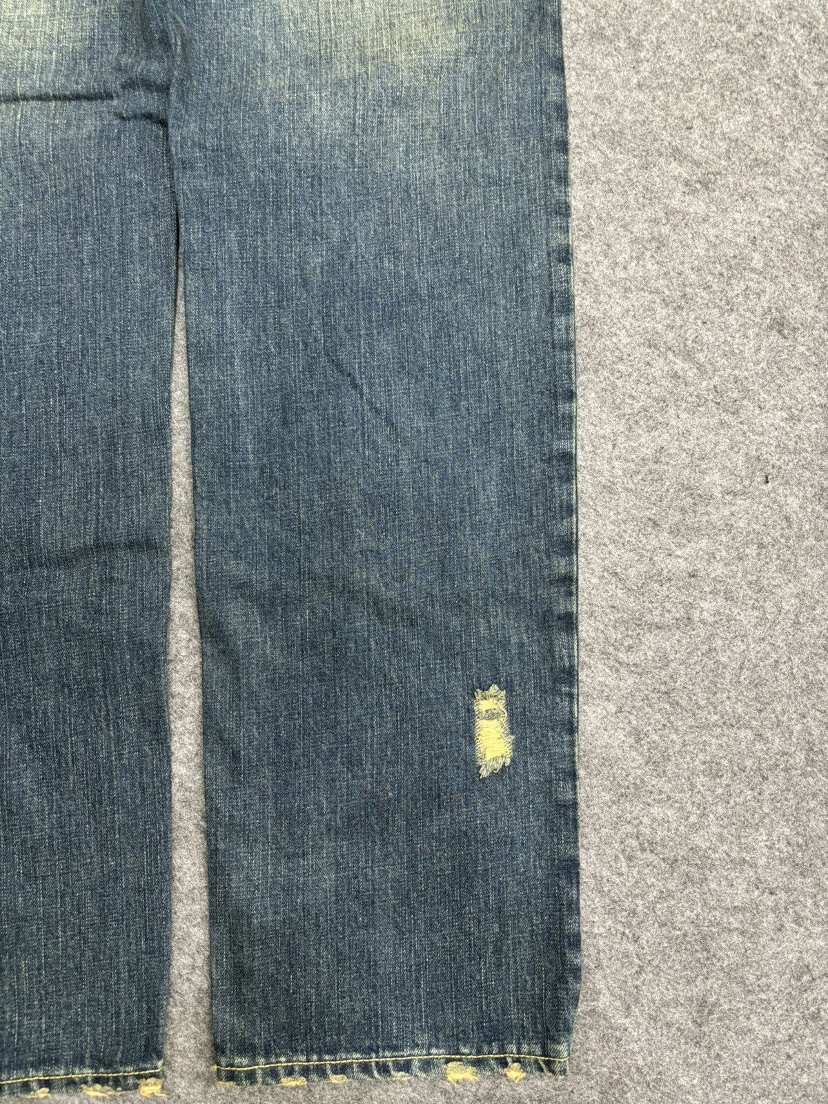Japanese Brand 💥KARAKURI TAMASHI Koi Fish Embroided Distressed Denim F551 Size US 31 - 18 Thumbnail