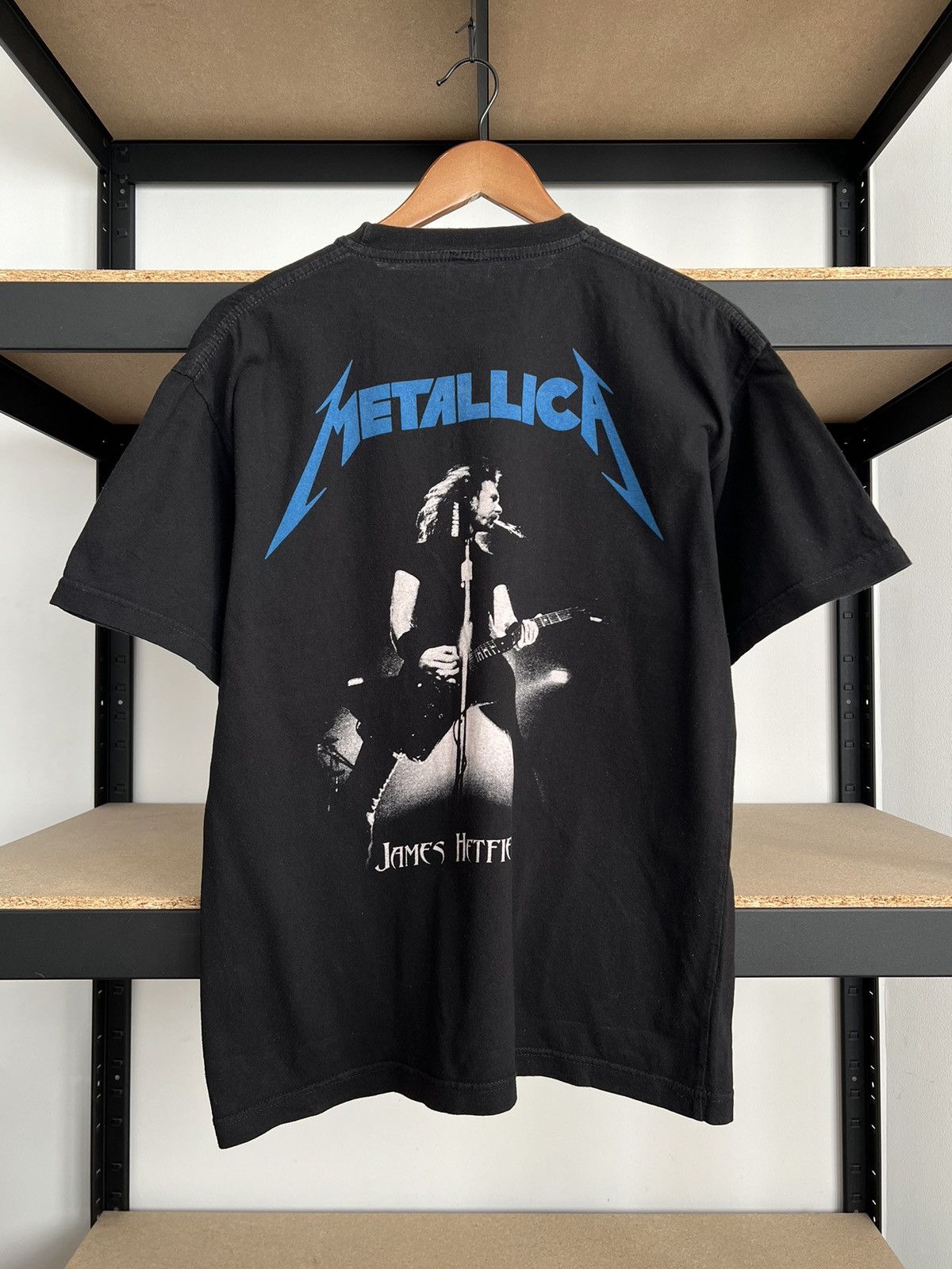 Band Tees Vintage 2000s Metallica Ride The Lightning Black T-shirt Size US L / EU 52-54 / 3 - 4 Thumbnail
