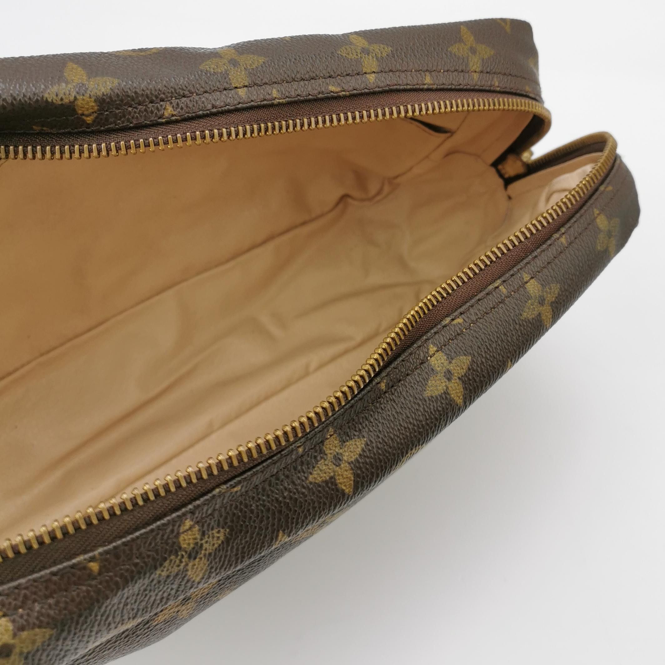 Louis Vuitton Louis Vuitton (LV) TrousseToilette old flower zipper clutch Size ONE SIZE - 1 Thumbnail