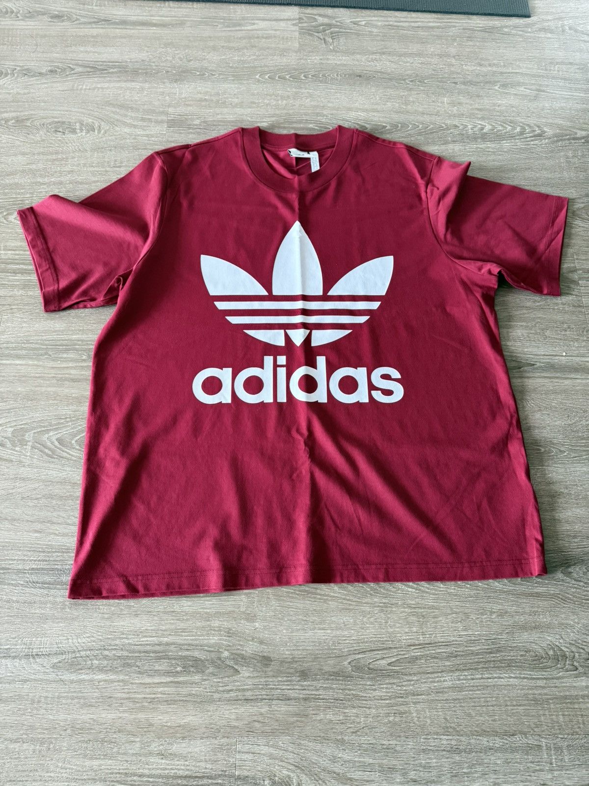 Adidas Adidas original box tee Size US XL / EU 56 / 4 - 1 Thumbnail