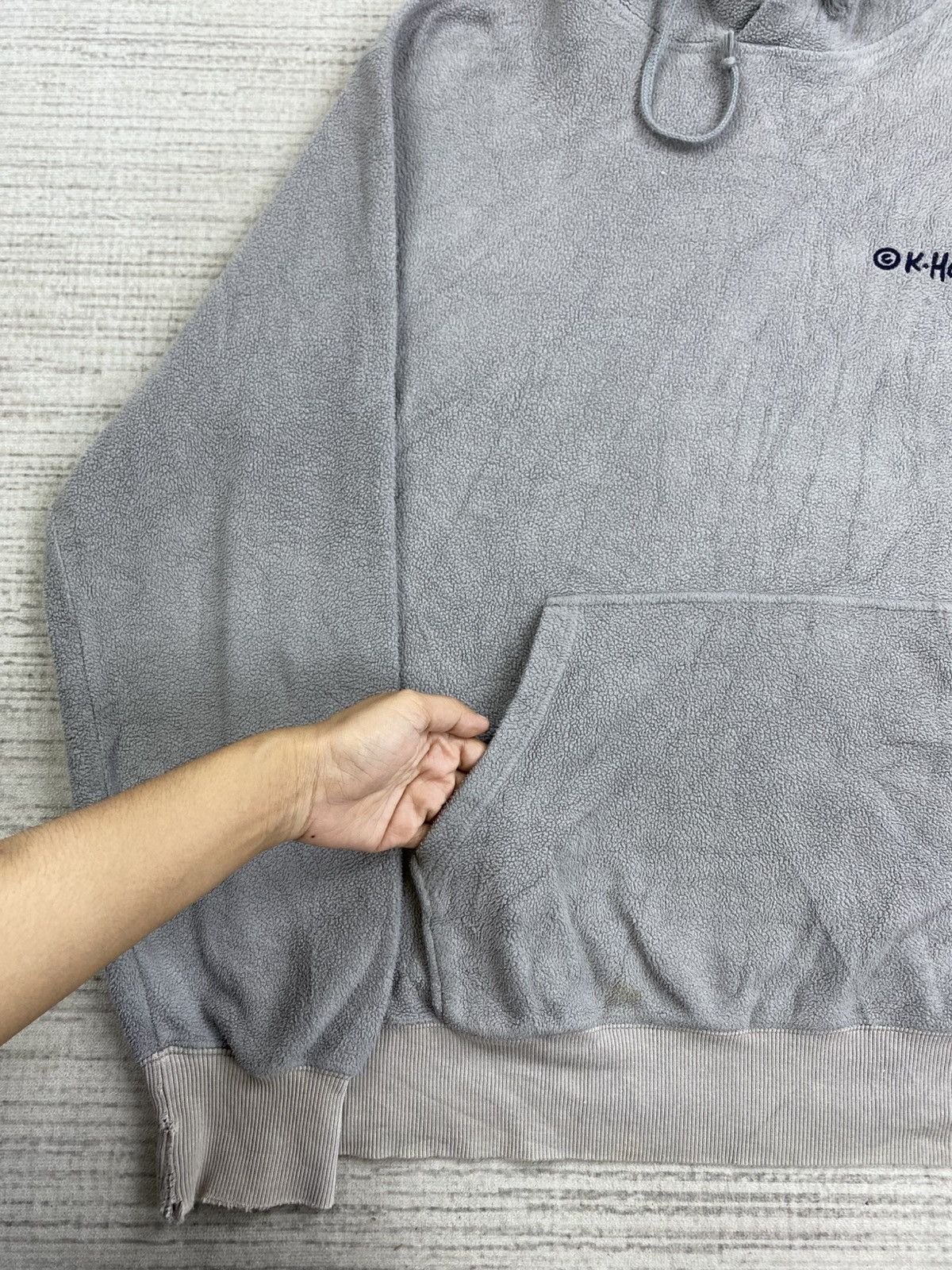 Japanese Brand × Keith Haring × Uniqlo Vintage Keith Haring X Uniqlo Longsleeve Sweatshirt Hoodie Size US L / EU 52-54 / 3 - 5 Thumbnail