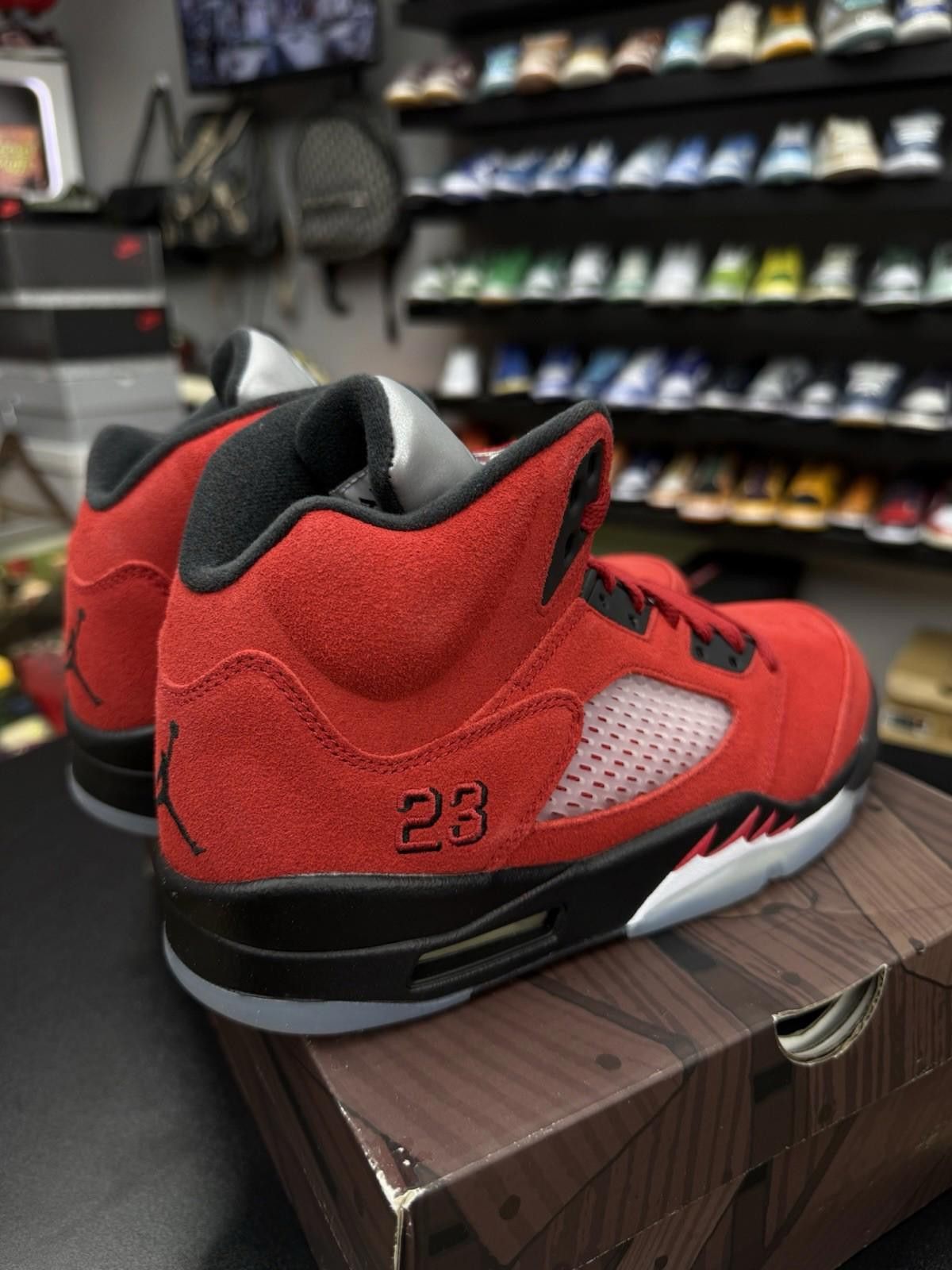 Jordan Brand Size 8 - Jordan Retro 5 Raging Bull (2021) Mens (NEW) Size US 8 / EU 41 - 11 Thumbnail