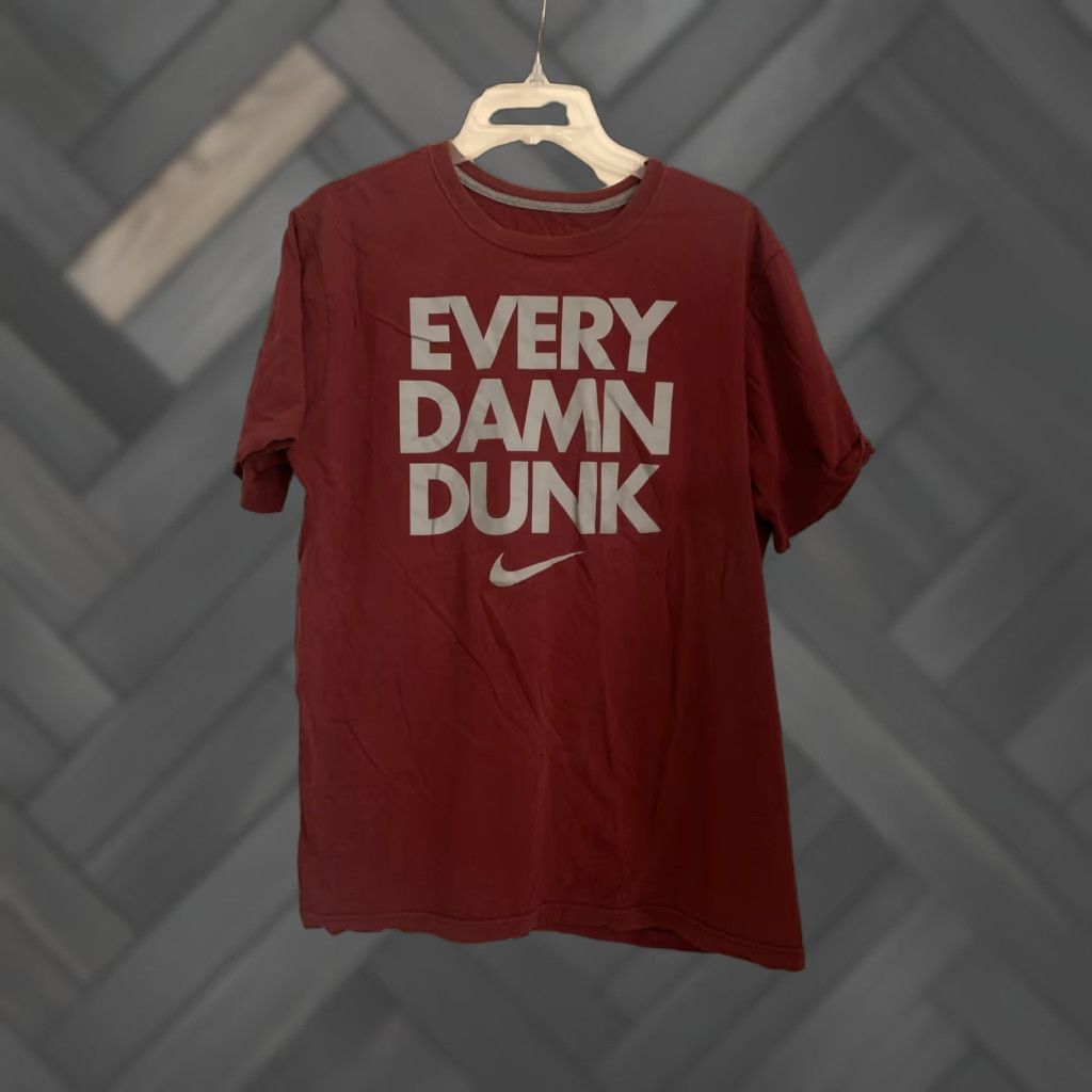 Nike Nike Every Damn Dunk Burgundy Regular Fit T-Shirt Mens Large Size US XXL / EU 58 / 5 - 1 Thumbnail