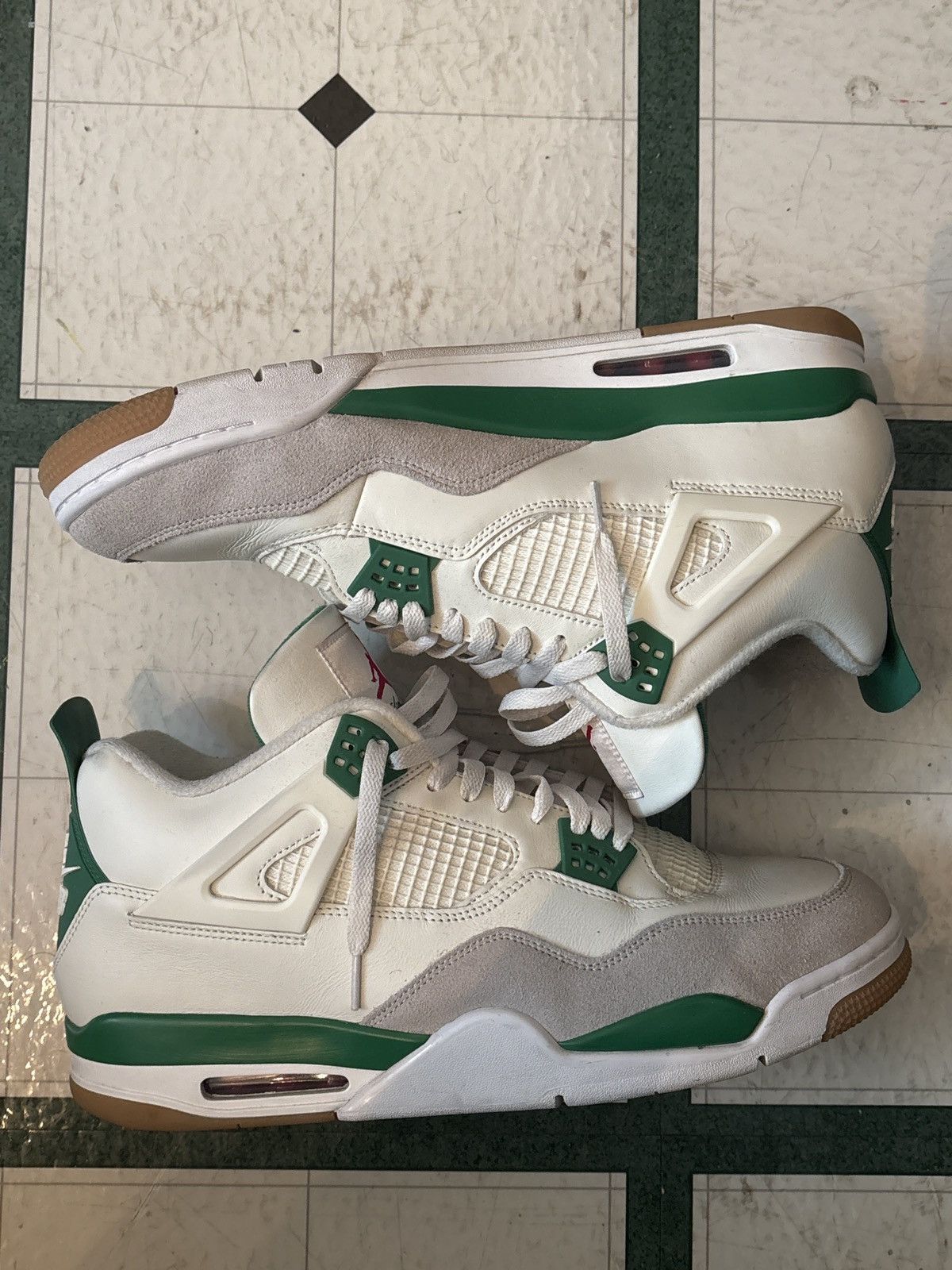 Jordan Brand Jordan 4 SB Pine Green Size US 15 / EU 48 - 1 Thumbnail