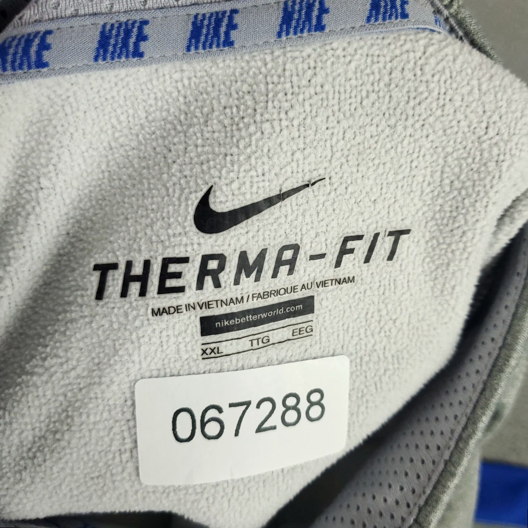 Nike Nike Sweatshirt Mens 2XL Gray Therma Fit Swoosh 1/4 Zip Pullover Mock Neck Long Sleeve Logo 1/4 Zip Vintage: No Size US XXL / EU 58 / 5 - 8 Thumbnail