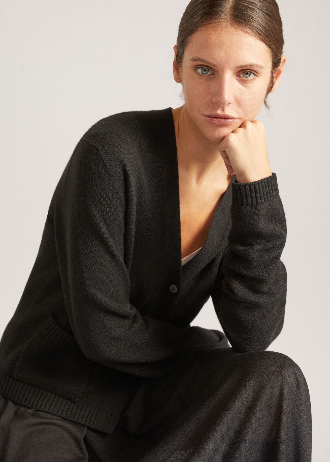 Loro Piana o1srvl11e0125 Grassmoor Cashmere Cardigan in Black Size XS / US 0-2 / IT 36-38 - 3 Thumbnail