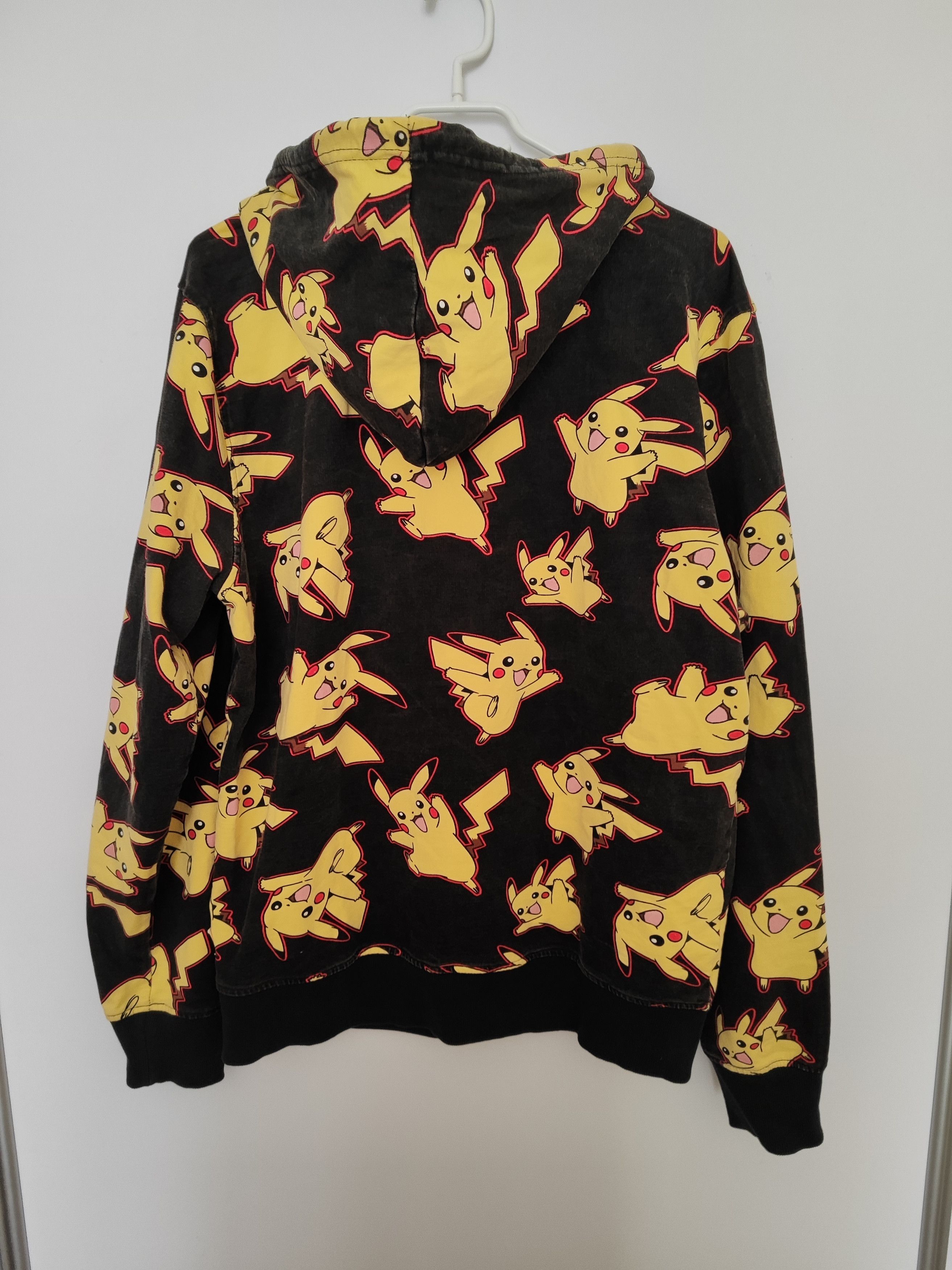 Pokemon Rare Pokémon 20th Anniversary Pikachu All-Over Print Hoodie Size US L / EU 52-54 / 3 - 2 Thumbnail