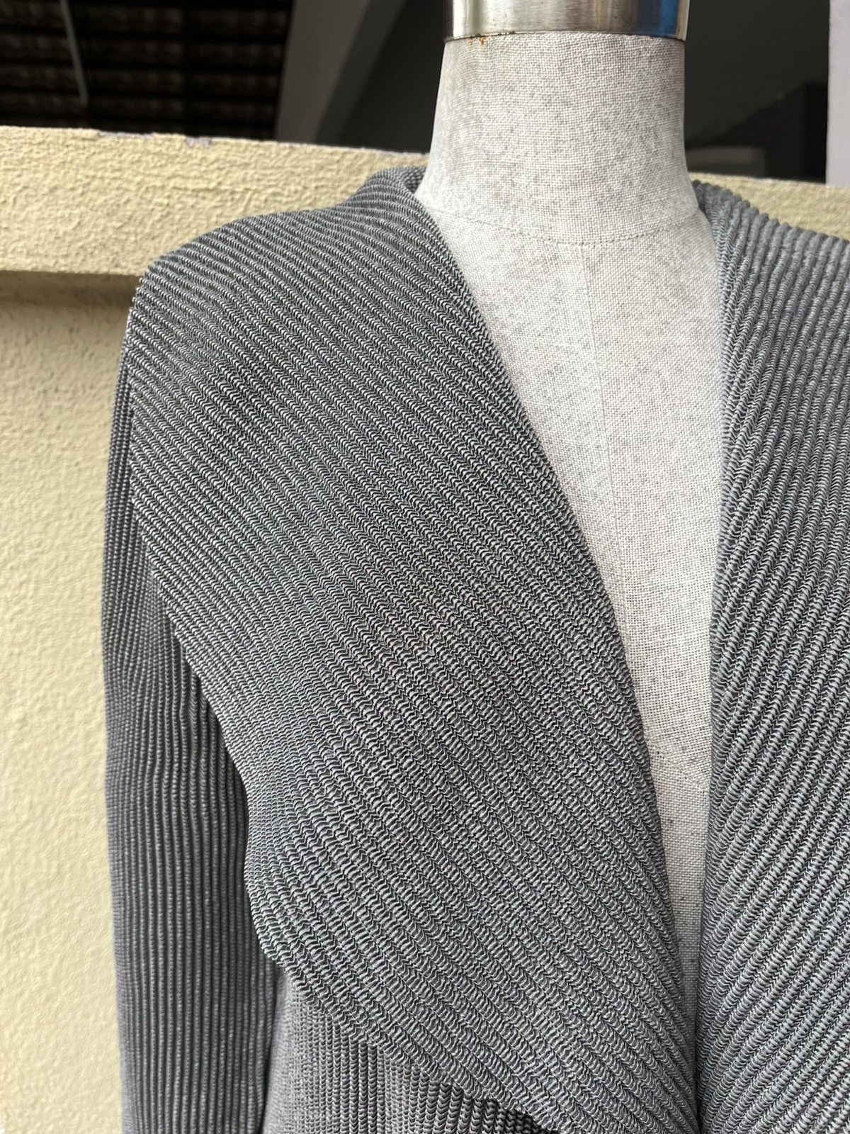 Pleats Please Issey Miyake Vtg specchio pleats grey cardigan Size S / US 4 / IT 40 - 3 Thumbnail