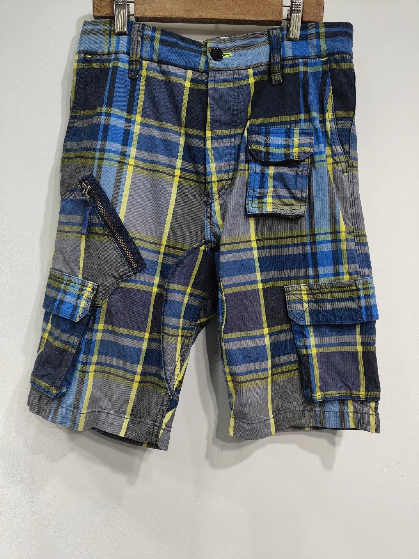 Diesel Diesel Men's Fashion Casual Shorts K29 Size US 28 / EU 44 - 1 Thumbnail
