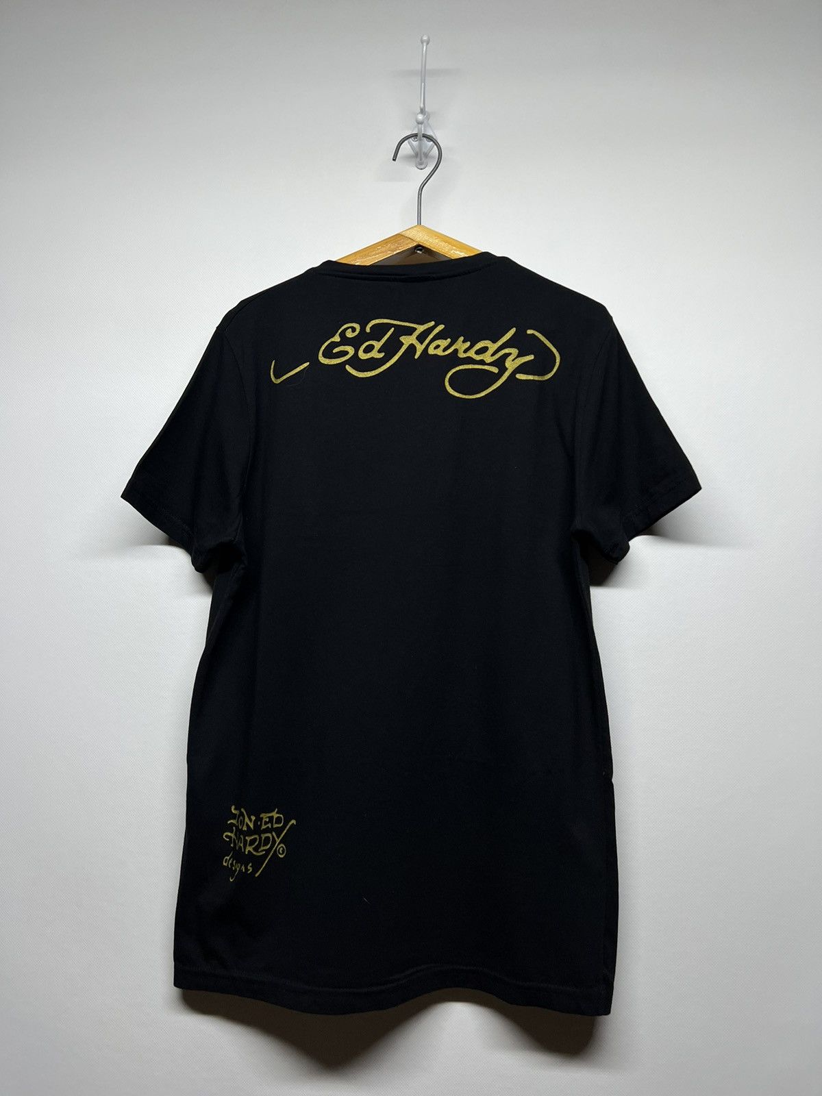 Christian Audigier × Ed Hardy × Vintage Vintage Y2k Ed Hardy Skull Gun ☠️ Big Logo Rare T-Shirt 90’s Size US S / EU 44-46 / 1 - 3 Thumbnail