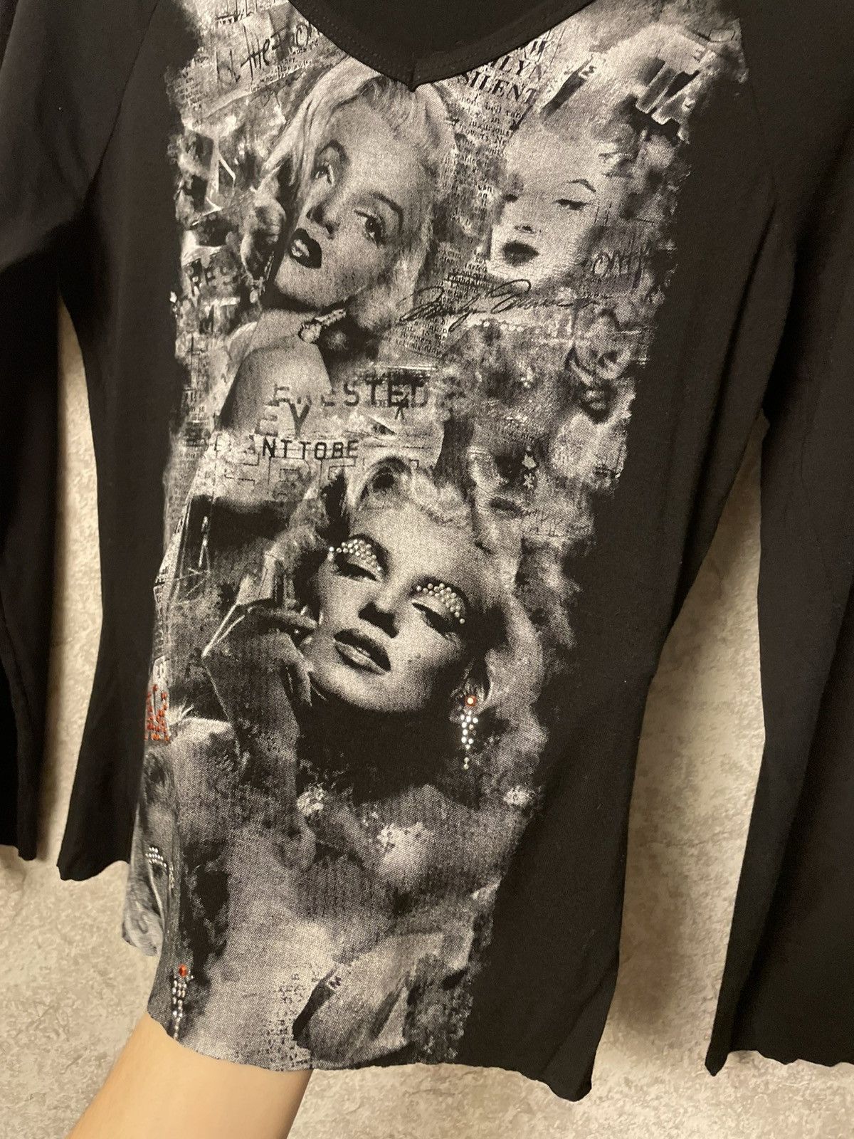 Dolce & Gabbana Dolce Gabbana DG Marilyn Monroe Newspaper Long Sleeve Top Size XS / US 0-2 / IT 36-38 - 8 Thumbnail