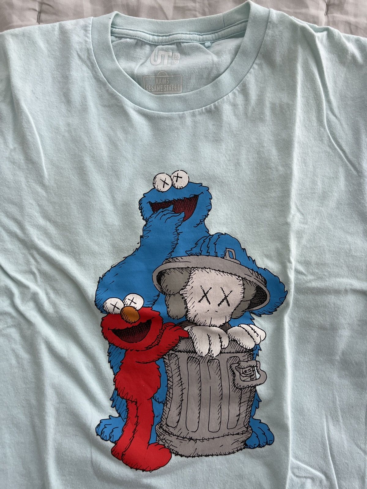 Kaws × Uniqlo Uniqlo x KAWS Tee Size US L / EU 52-54 / 3 - 2 Thumbnail
