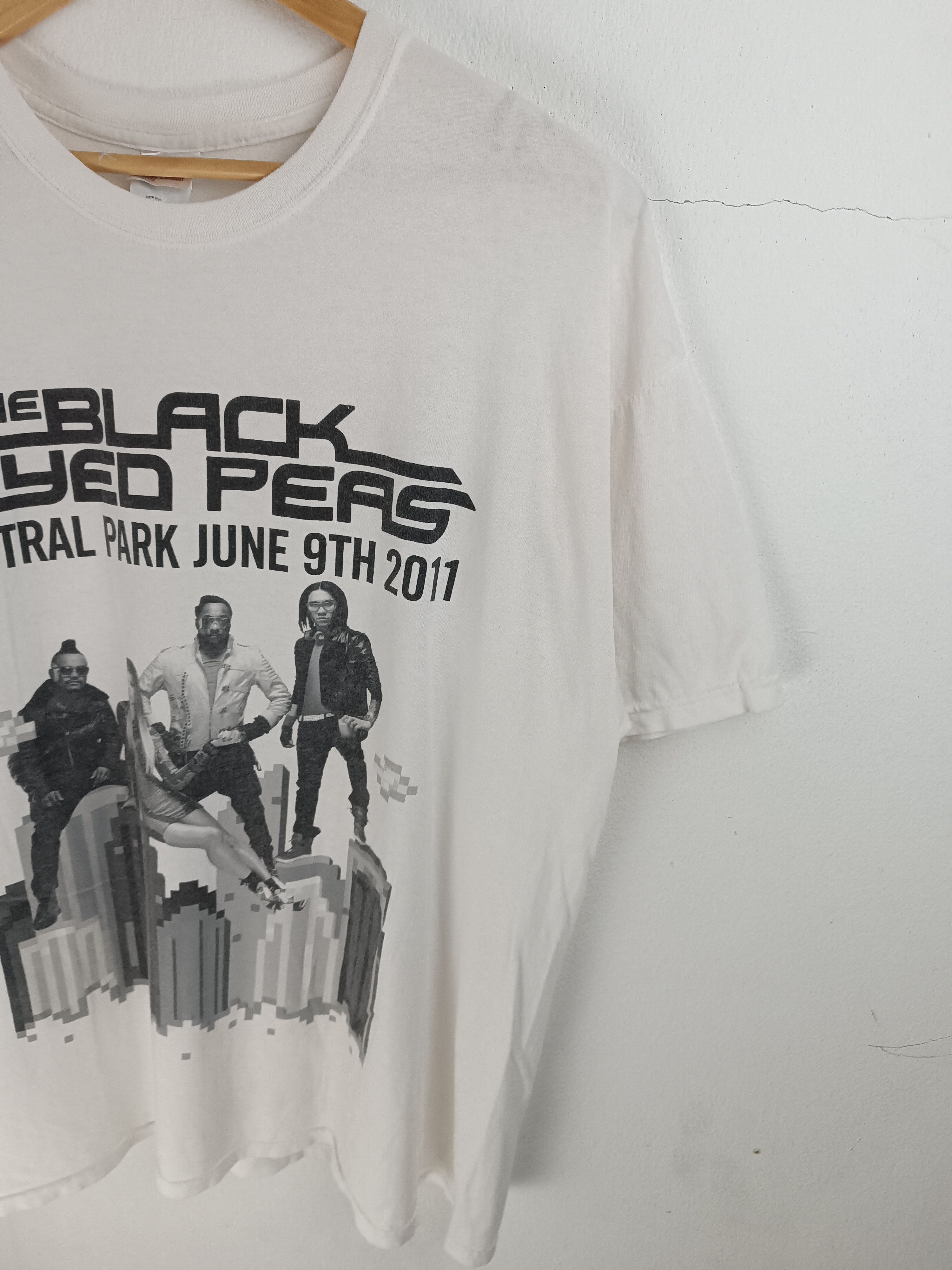 Rap Tees VINTAGE 2011 THE BLACK EYED PEAS C.PARK usher guetta wyclef Size US XL / EU 56 / 4 - 7 Thumbnail