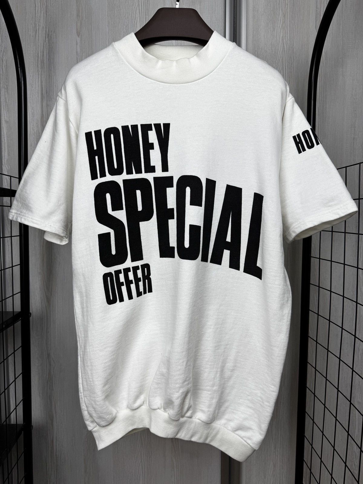 Band Tees Honey Special Offer vintage Radio station music sweatshirt Size US L / EU 52-54 / 3 - 3 Thumbnail