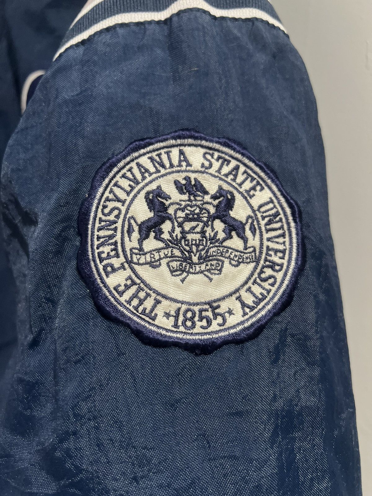 Vintage Vintage Reservable Penn State Embroidered Logo Puffer Jacket Size US L / EU 52-54 / 3 - 7 Thumbnail