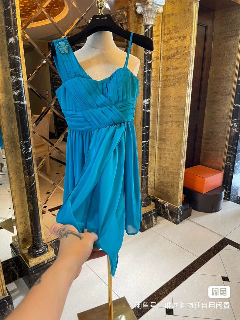Versace Versace Asymmetrical one-shoulder Medusa dress dress Size M / US 6-8 / IT 42-44 - 5 Thumbnail