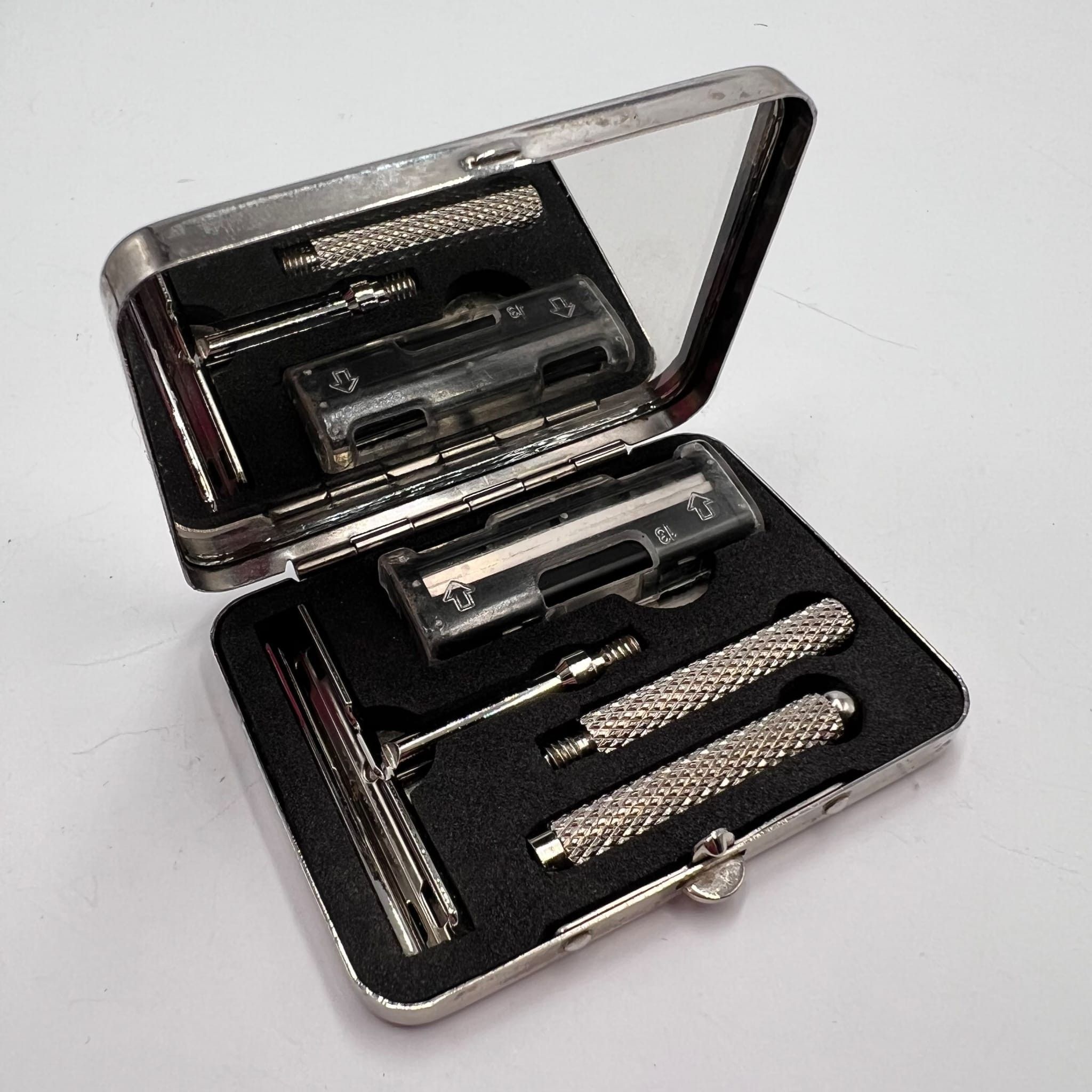 Vintage Vintage Miniature Travel Shaving Set with Mirror 1950s Size ONE SIZE - 4 Thumbnail