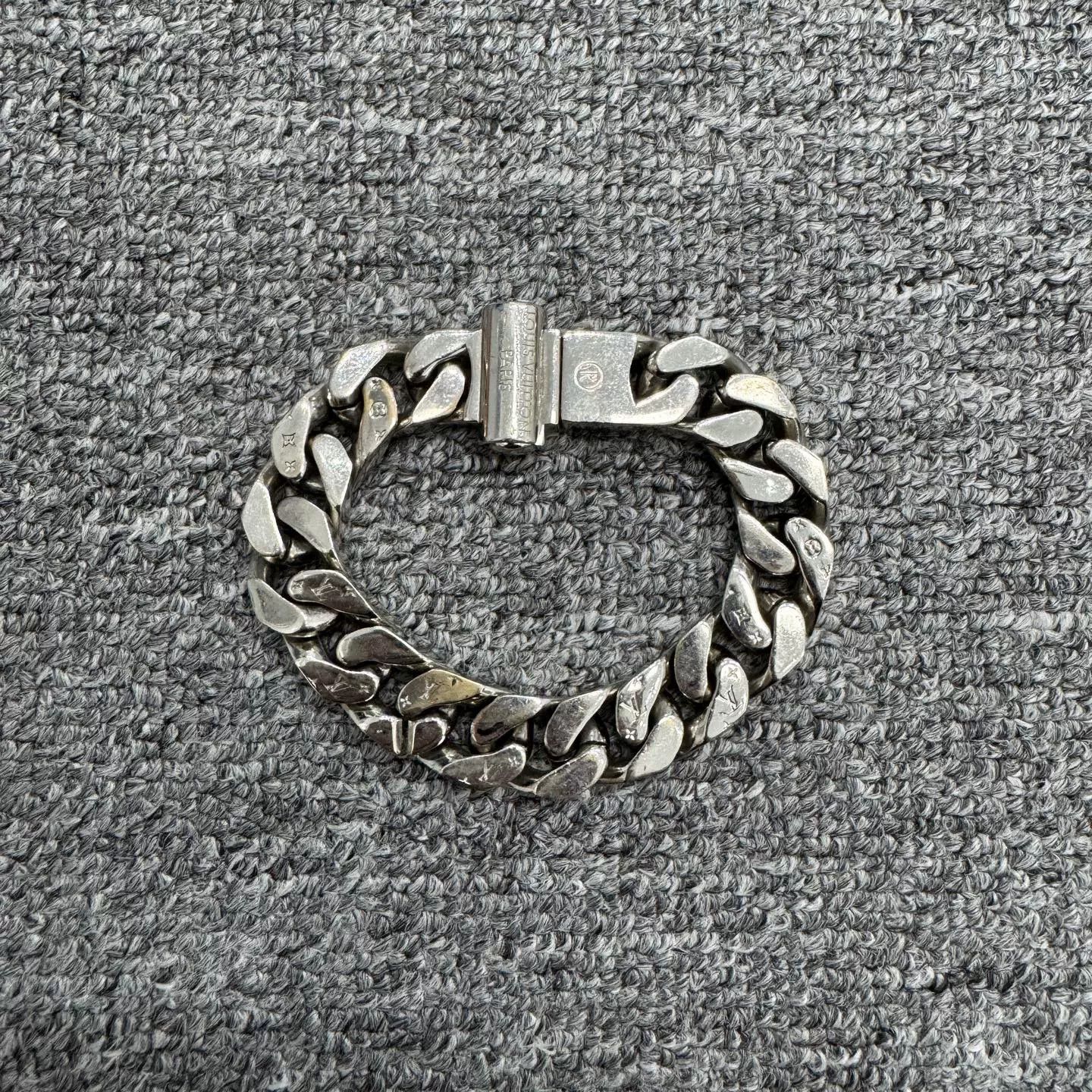 Louis Vuitton Louis Vuitton Silver Cuban Bracelet Size ONE SIZE - 1 Thumbnail