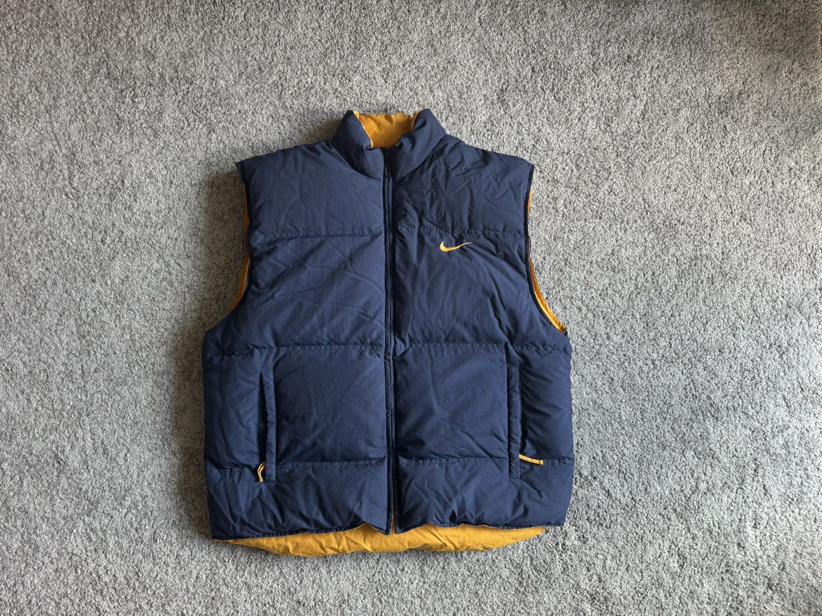 Nike Vintage 90's Nike Drill Black Puffer Vest Big reverse Logo Size US XL / EU 56 / 4 - 1 Thumbnail