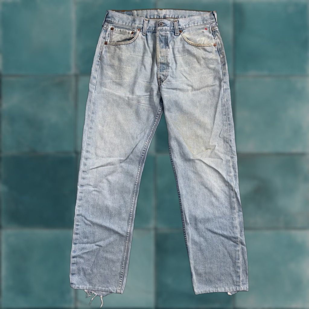 Levi's VINTAGE Levi's 501 Jeans 90s Straight Leg Light Wash Blue 30x29 Mens Size US 30 / EU 46 - 1 Thumbnail