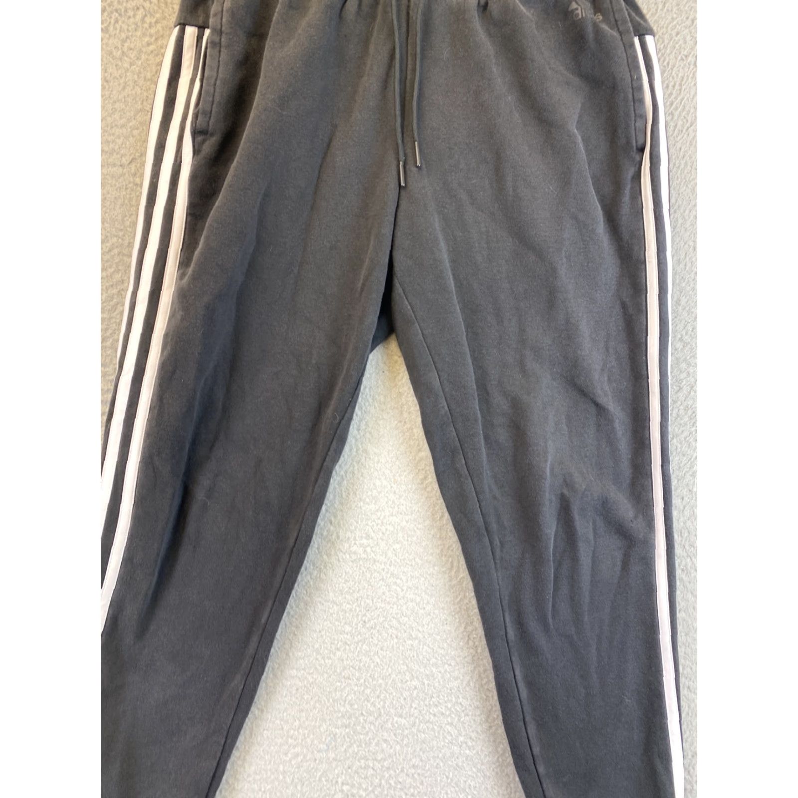 Adidas Adidas Sweatpants Pants 93-43 Mens Size M Black White 3 Stripes Adjustable Waist Elastic Inseam 28" Gym Basketball Soccer Track & Field Vintage No Size US 31 - 3 Thumbnail