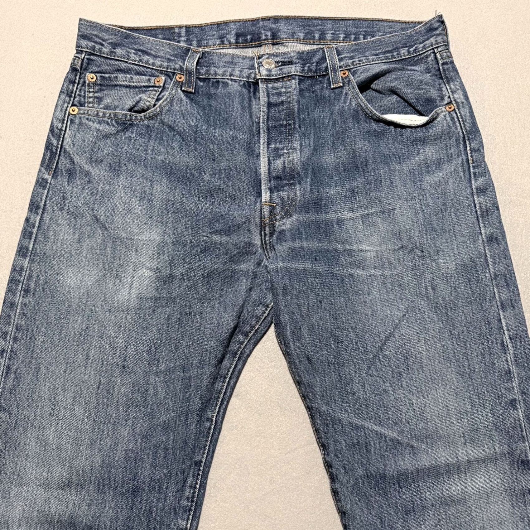 Levi's Levi's 501 Jeans Blue Denim Classic Straight Button Fly Distressed Faded 36X32 Size US 36 / EU 52 - 3 Thumbnail