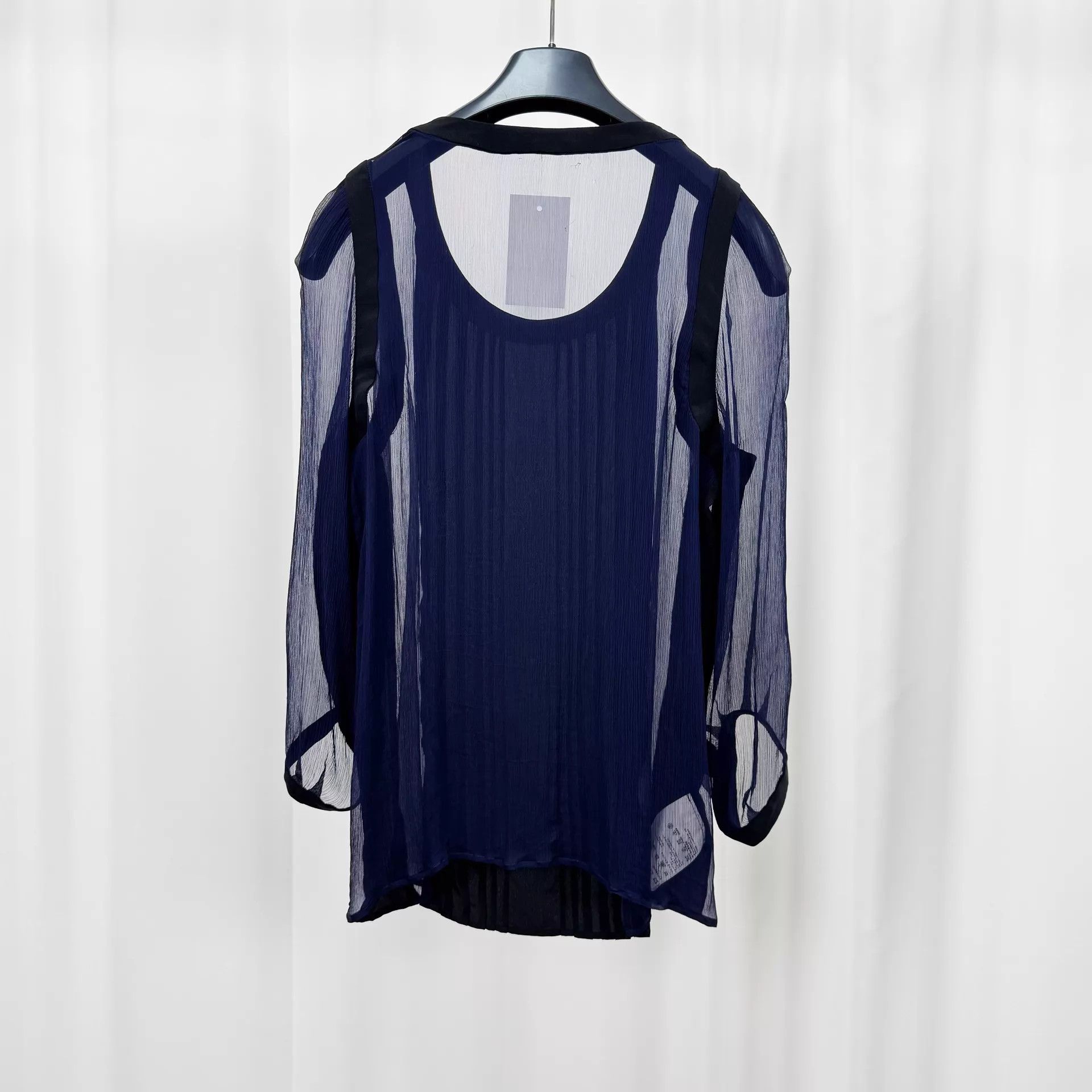 Miu Miu MIU MIU mulberry silk paneled longsleeve 40 98new Size S / US 4 / IT 40 - 2 Thumbnail