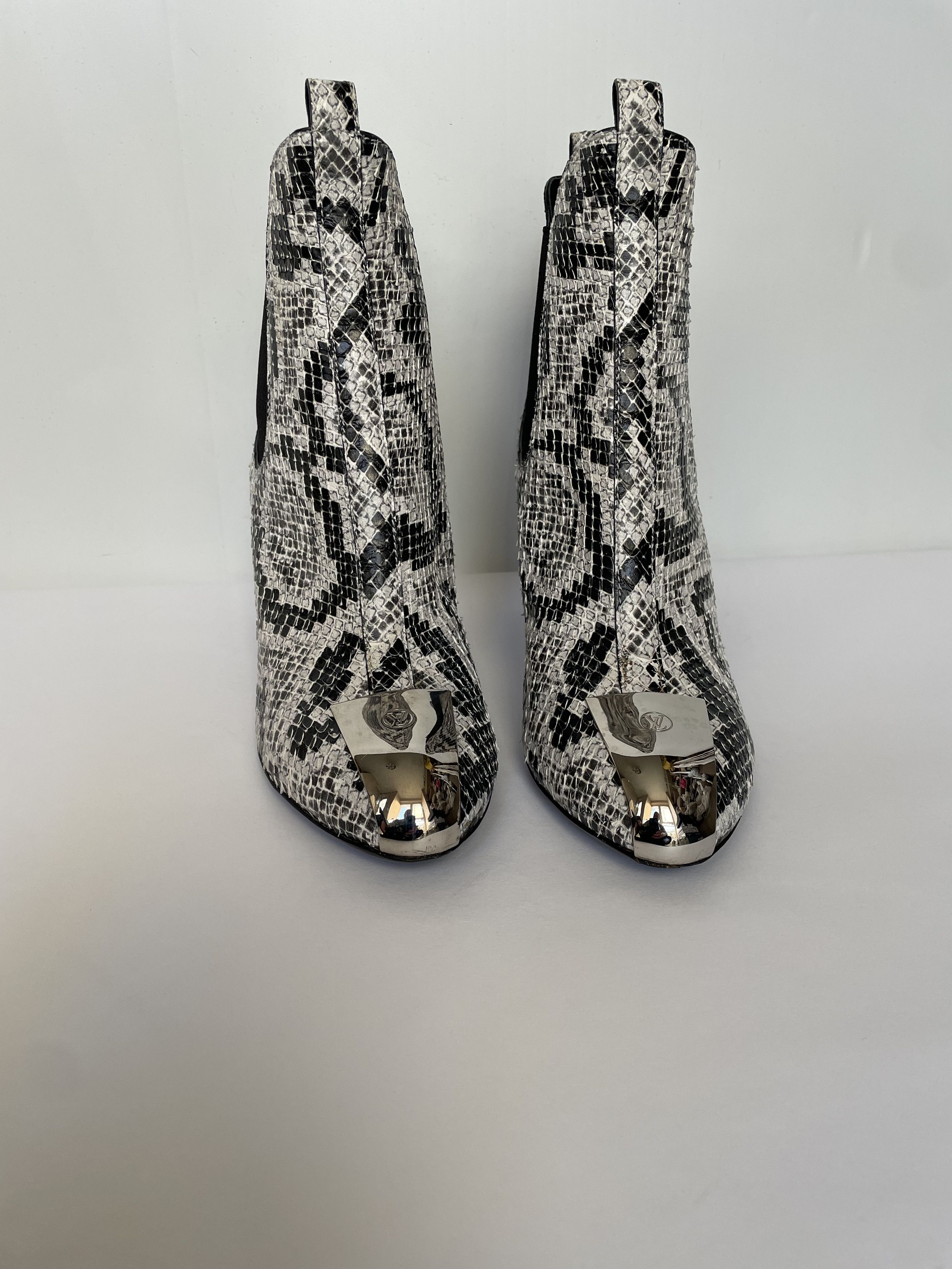 Louis Vuitton Louis Vuitton ankle boots Size US 8 / IT 38 - 1 Thumbnail