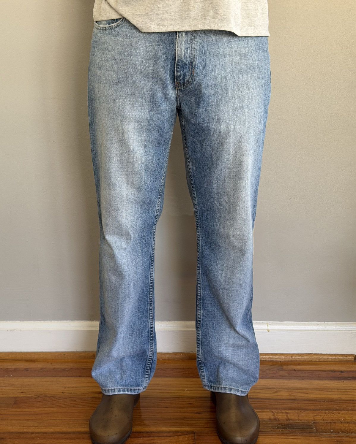 Tommy Hilfiger Vintage Light-Wash Tommy Hilfiger Relaxed Jean Denim Size US 32 / EU 48 - 2 Thumbnail