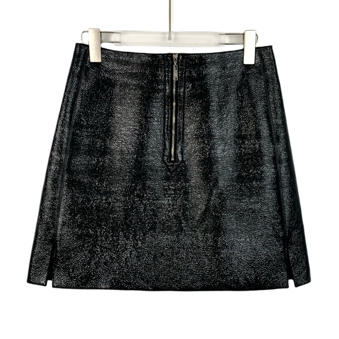 Louis Vuitton Louis Vuitton Black Textured Leather Mini Skirt With Front Z Size 36" / US 14 / IT 50 - 1 Thumbnail