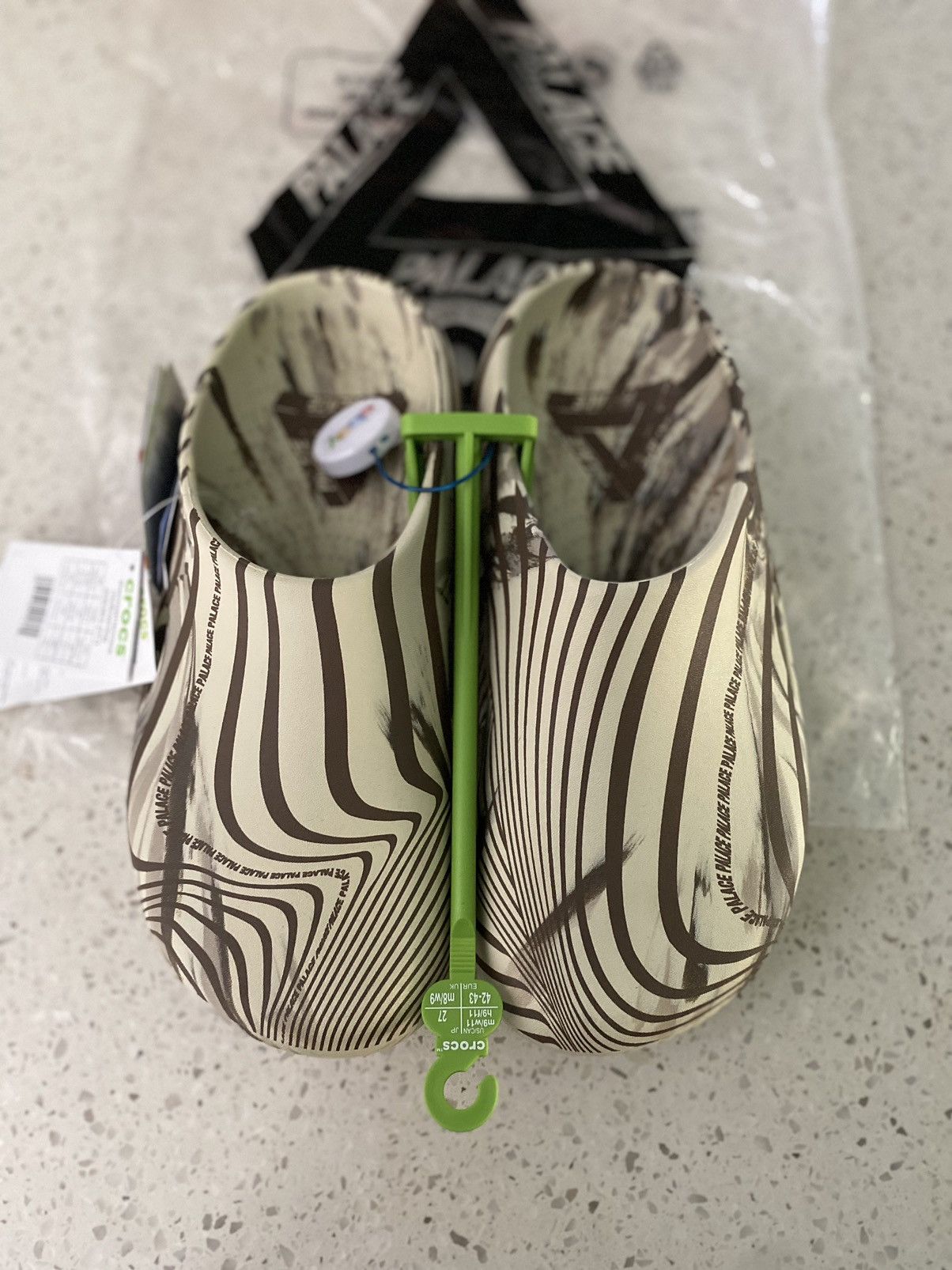 Crocs × Palace 2023 Palace x Mellow slide ‘Bone’ Size US 9 / EU 42 - 1 Thumbnail