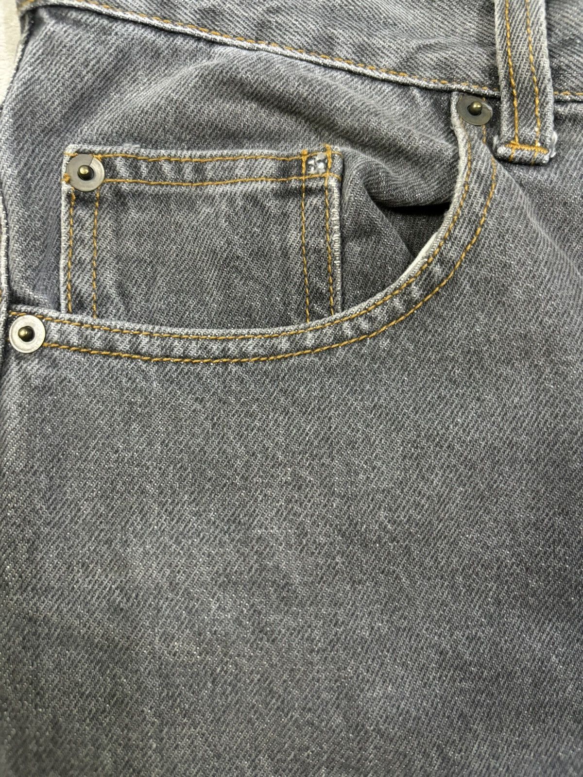 Uniqlo Vintage 90s Uniqlo Dirty Faded Loose Taper Ripped Jeans Size US 32 / EU 48 - 5 Thumbnail