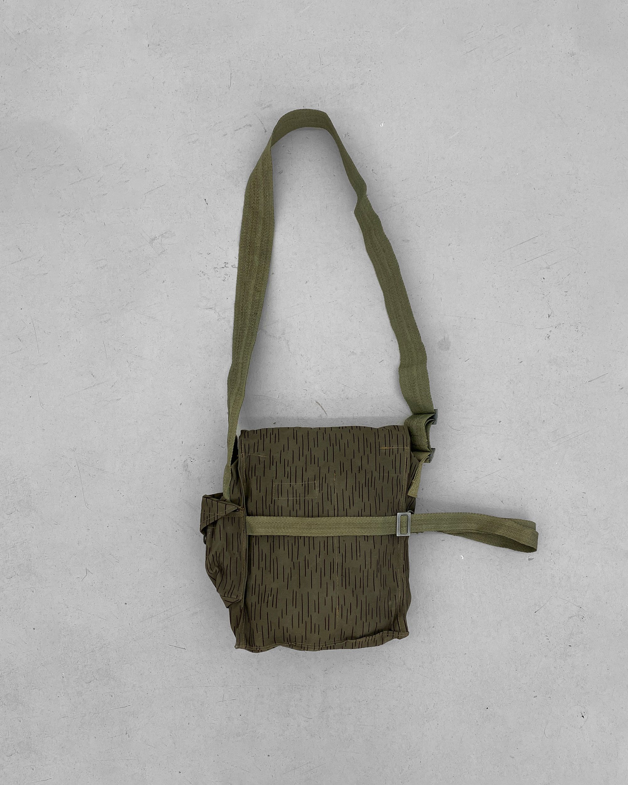 Vintage 1960s NVA Camo Gas Mask UTV Bag Size ONE SIZE - 2 Thumbnail