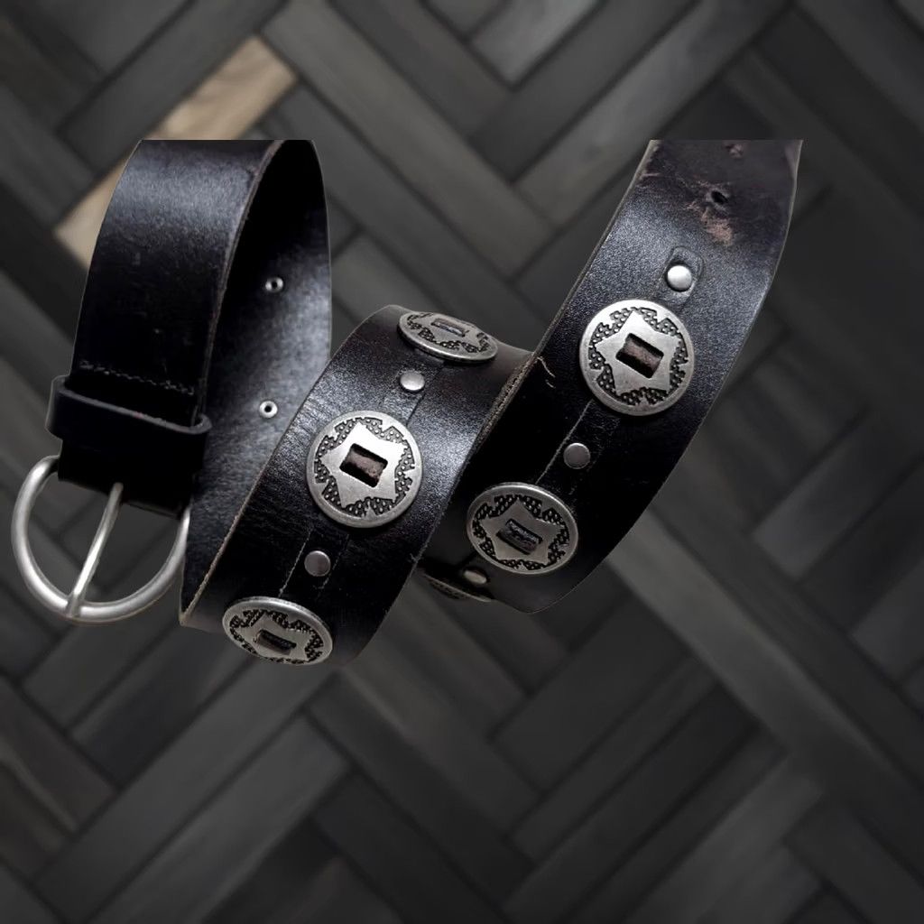 Vintage VINTAGE studded belt CONCHO western 32 black leather COWHIDE motorcycle belt Men XS? Size 32 - 1 Thumbnail