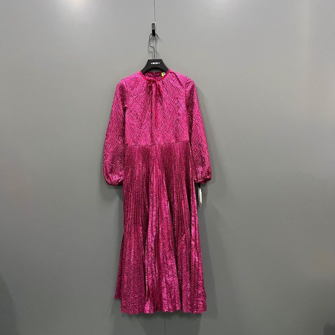 Valentino Valentino Fuchsia Long Sleeve Dress 40 NWT Size S / US 4 / IT 40 - 1 Thumbnail