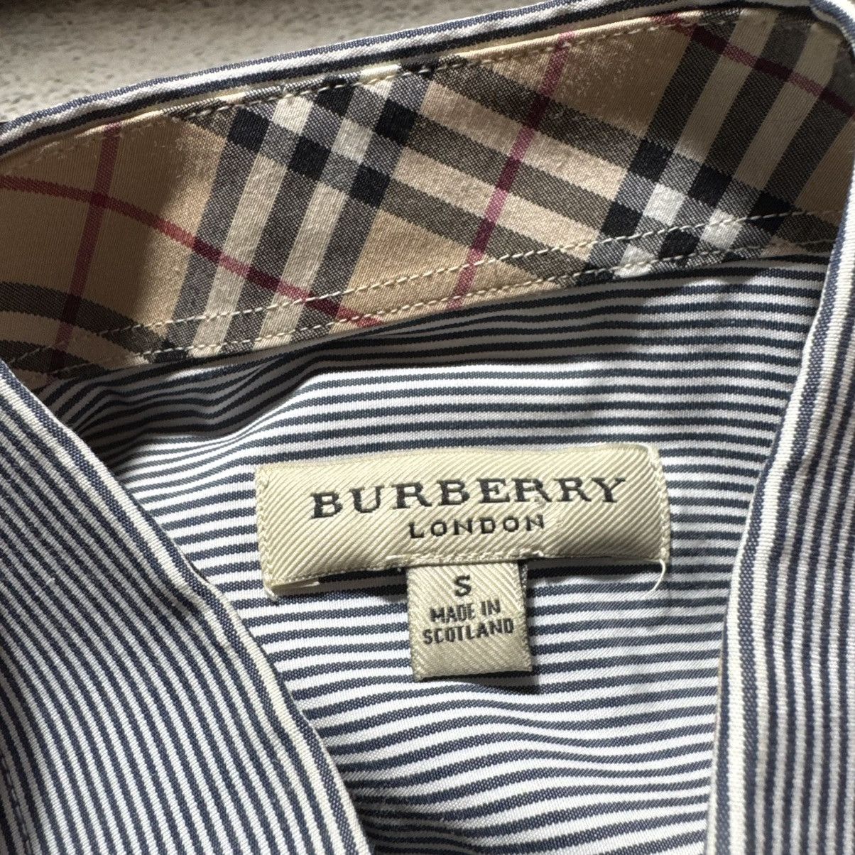 Burberry vintage burberry Signature plaid shirt with large logo. Size US M / EU 48-50 / 2 - 8 Thumbnail