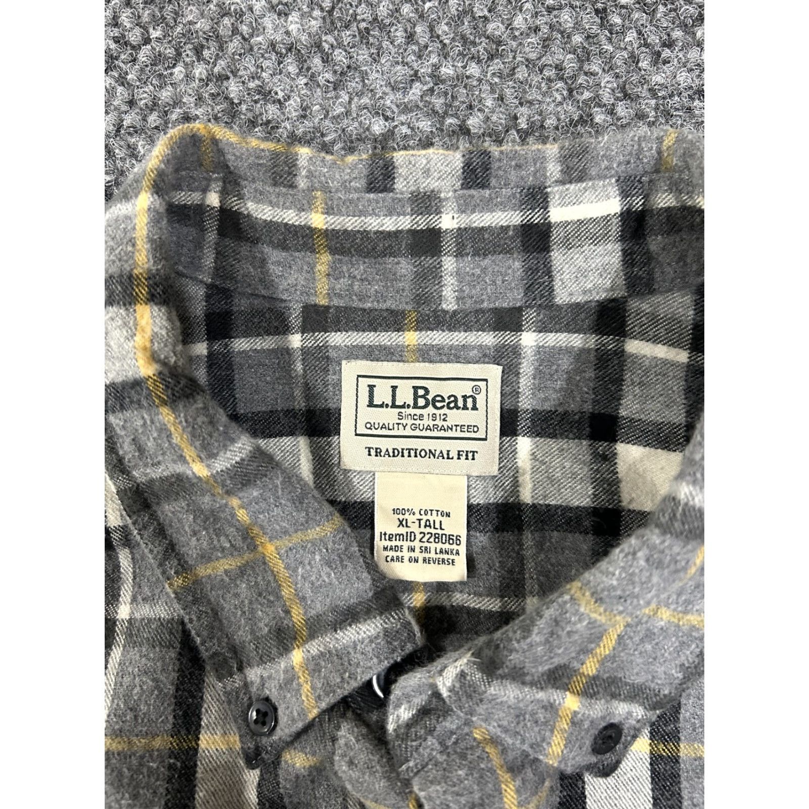 Vintage VINTAGE L.L.Bean Shirt Mens XLT Gray Plaid Flannel Long Sleeve Tall Button Front Size US XL / EU 56 / 4 - 4 Thumbnail