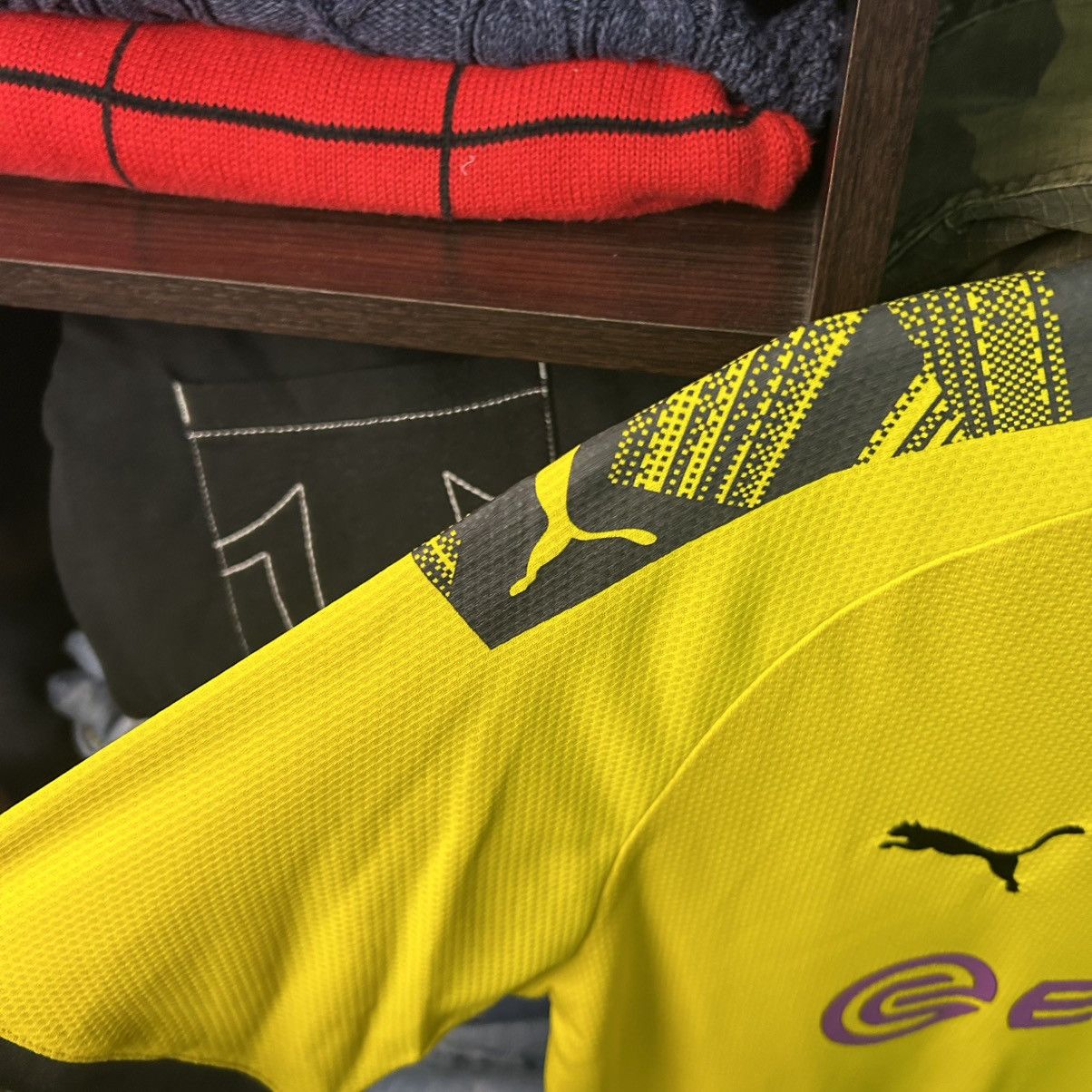 Puma Mens Puma Borussia Dortmund Home 2017 Soccer jersey size L Size US L / EU 52-54 / 3 - 7 Thumbnail