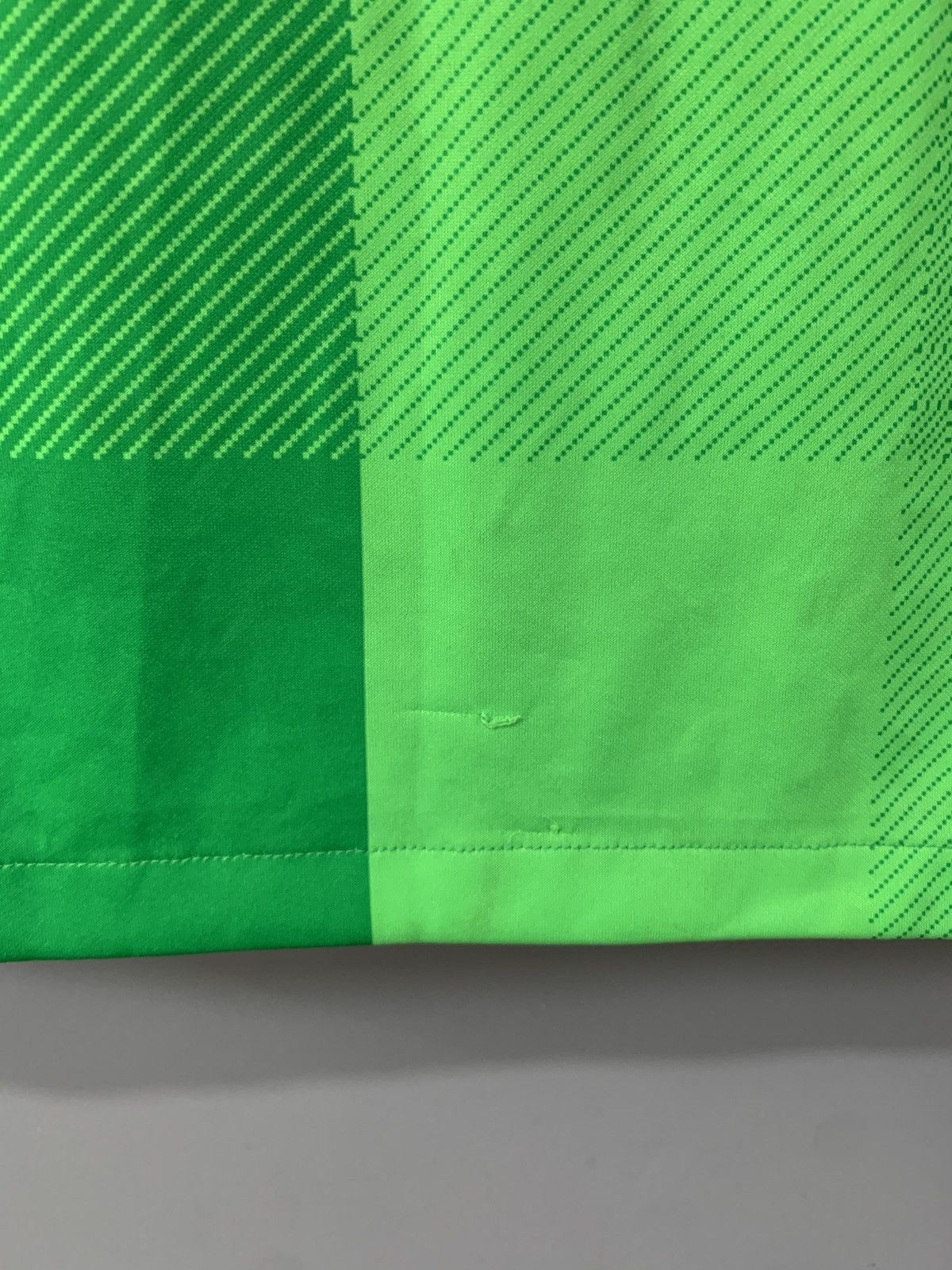 Nike Liverpool 21/22 Goalkeeper Football Shirt Nike Soccer Jersey Size US S / EU 44-46 / 1 - 8 Thumbnail