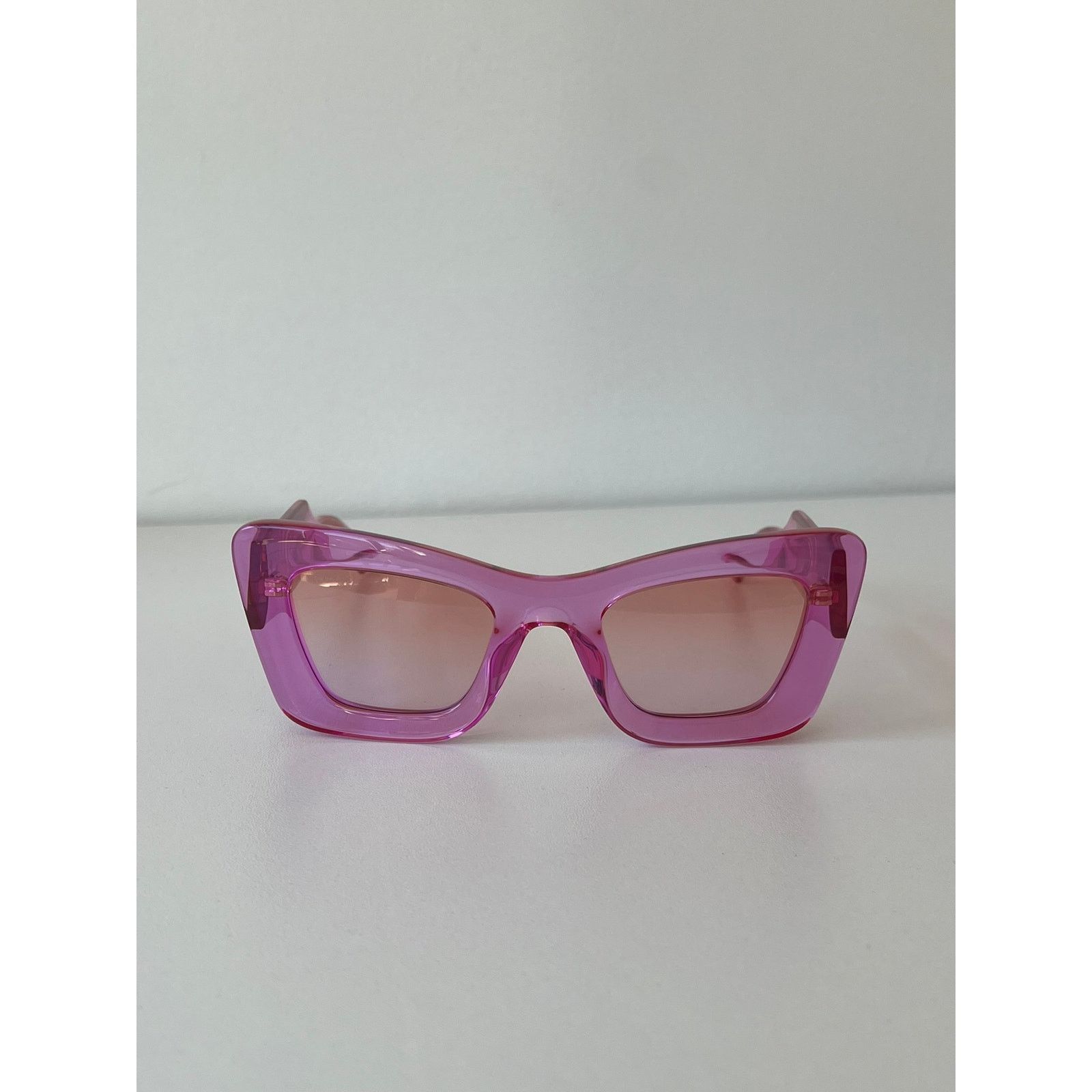 Gucci NEW Gucci GG1552S Cat Eye Pink Sunglasses $545 Size ONE SIZE - 7 Thumbnail