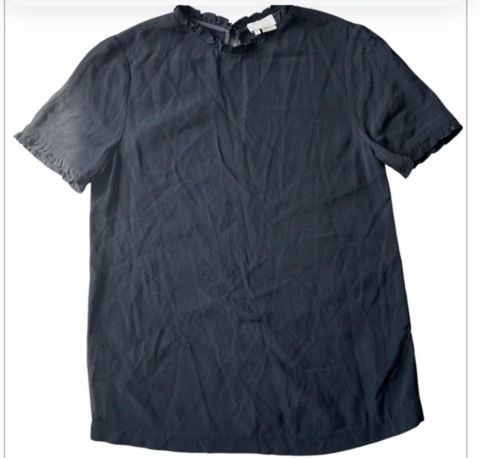 Designer Kate Spade Black Ruffle Short Sleeve Blouse Size 0 Size XS / US 0-2 / IT 36-38 - 1 Thumbnail
