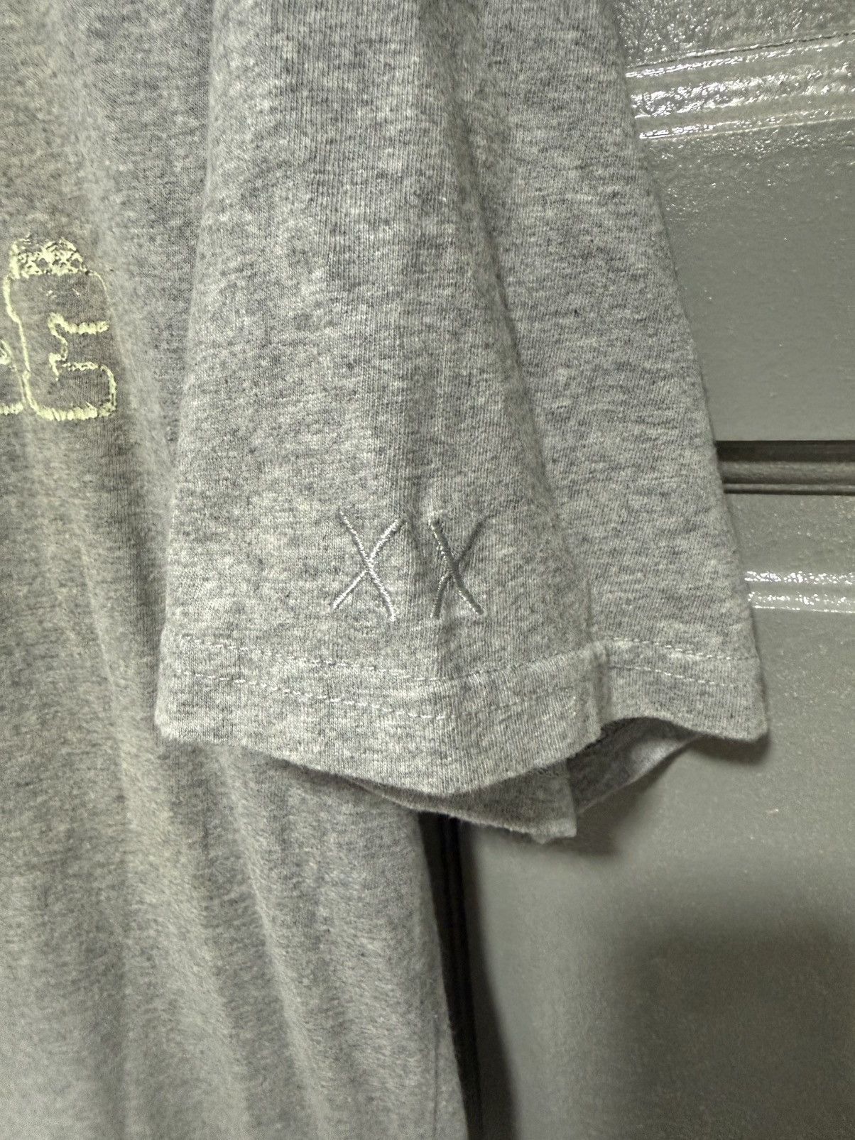 Original Fake OriginalFake Of Kaws Invincible Glow In The Dark Size US L / EU 52-54 / 3 - 6 Thumbnail